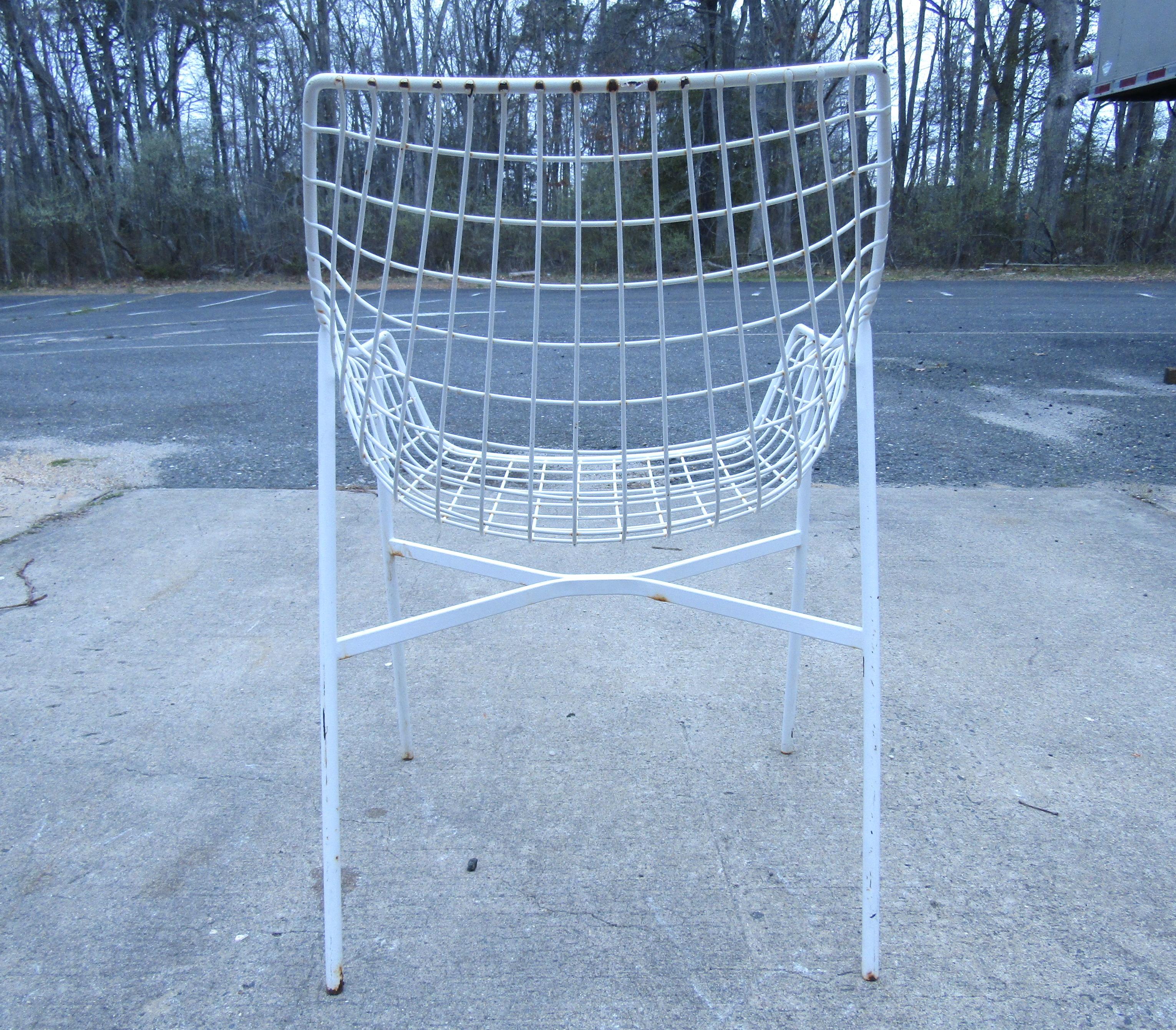 Vintage Outdoor Metal Wire Egg Chairs In Good Condition For Sale In Brooklyn, NY
