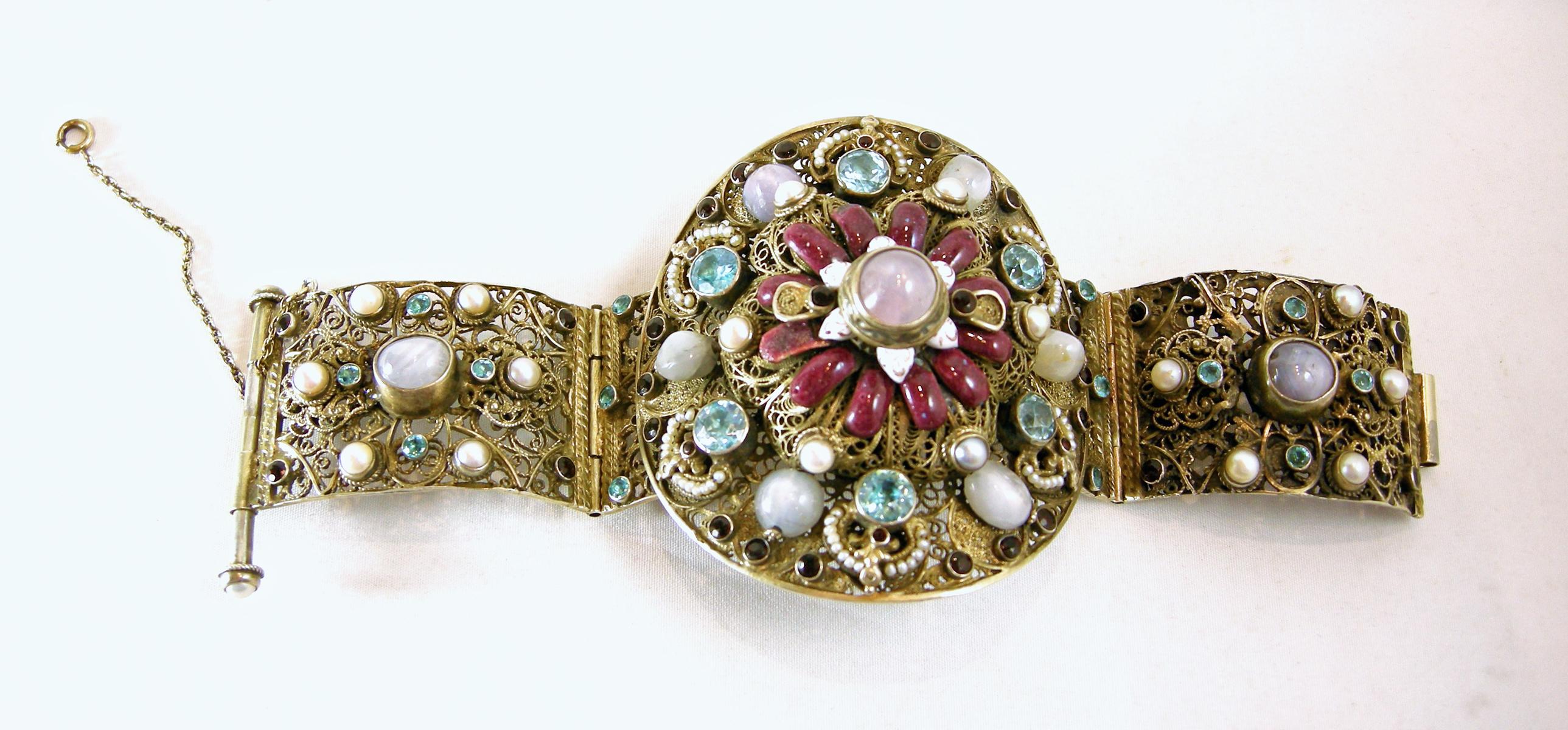 Women's or Men's Vintage Outstanding 30s Austro Hungarian Cuff Bracelet For Sale