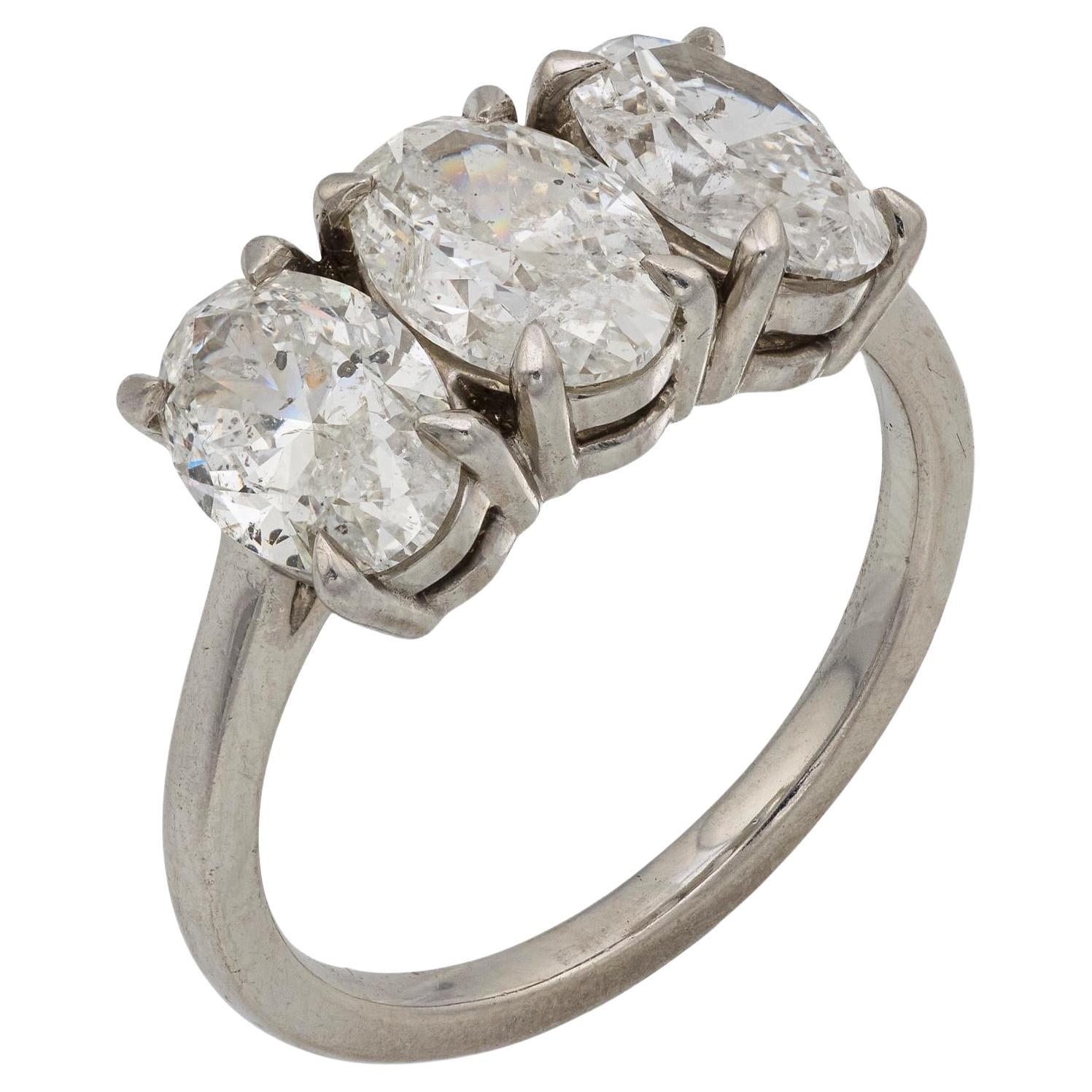 Anello di fidanzamento ovale vintage con 3,30 carati e 3 pietre in platino