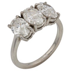 Anello di fidanzamento ovale vintage con 3,30 carati e 3 pietre in platino