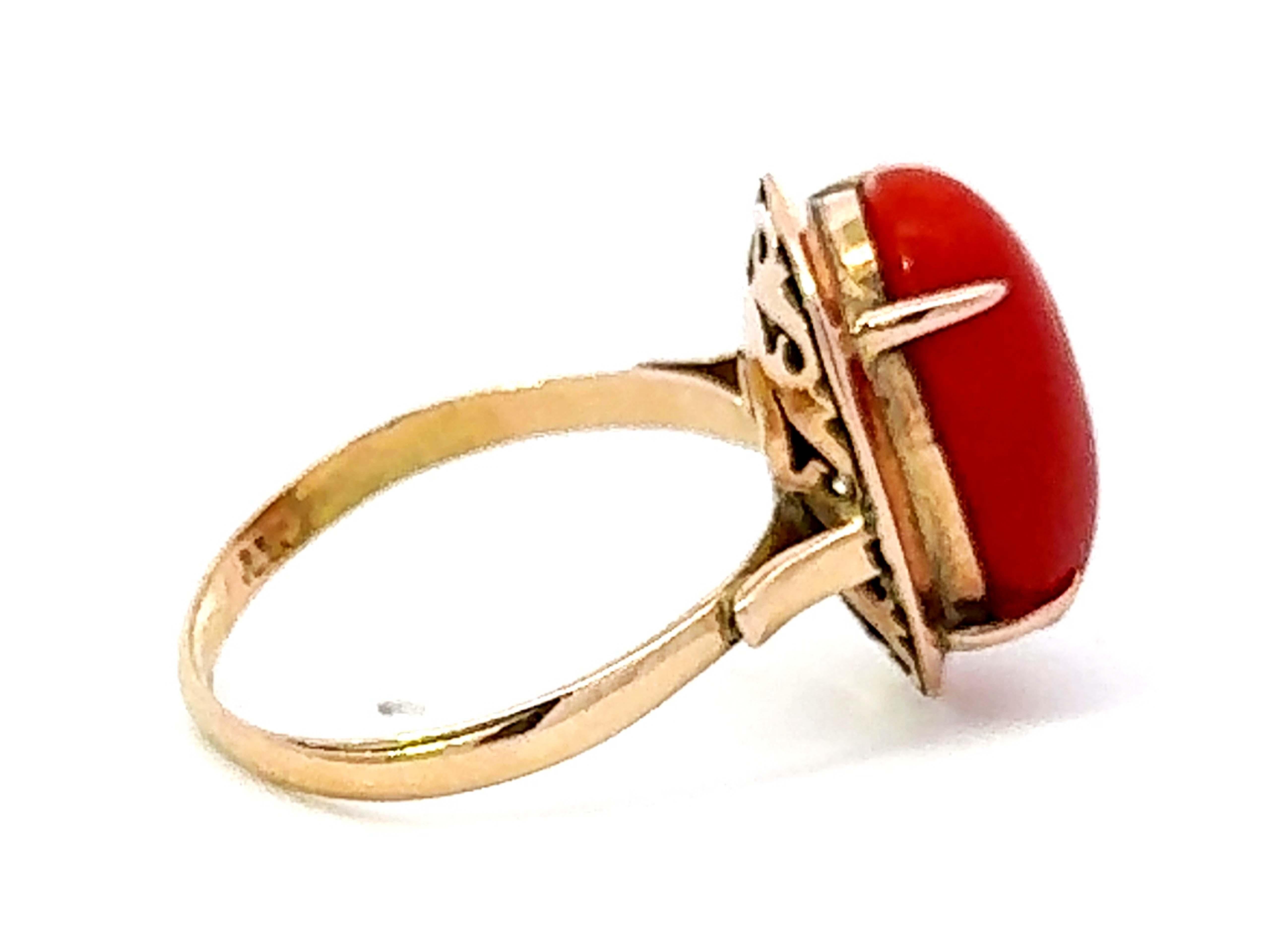Vintage Oval Aka Coral Ring 14k Yellow Gold In Excellent Condition For Sale In Honolulu, HI