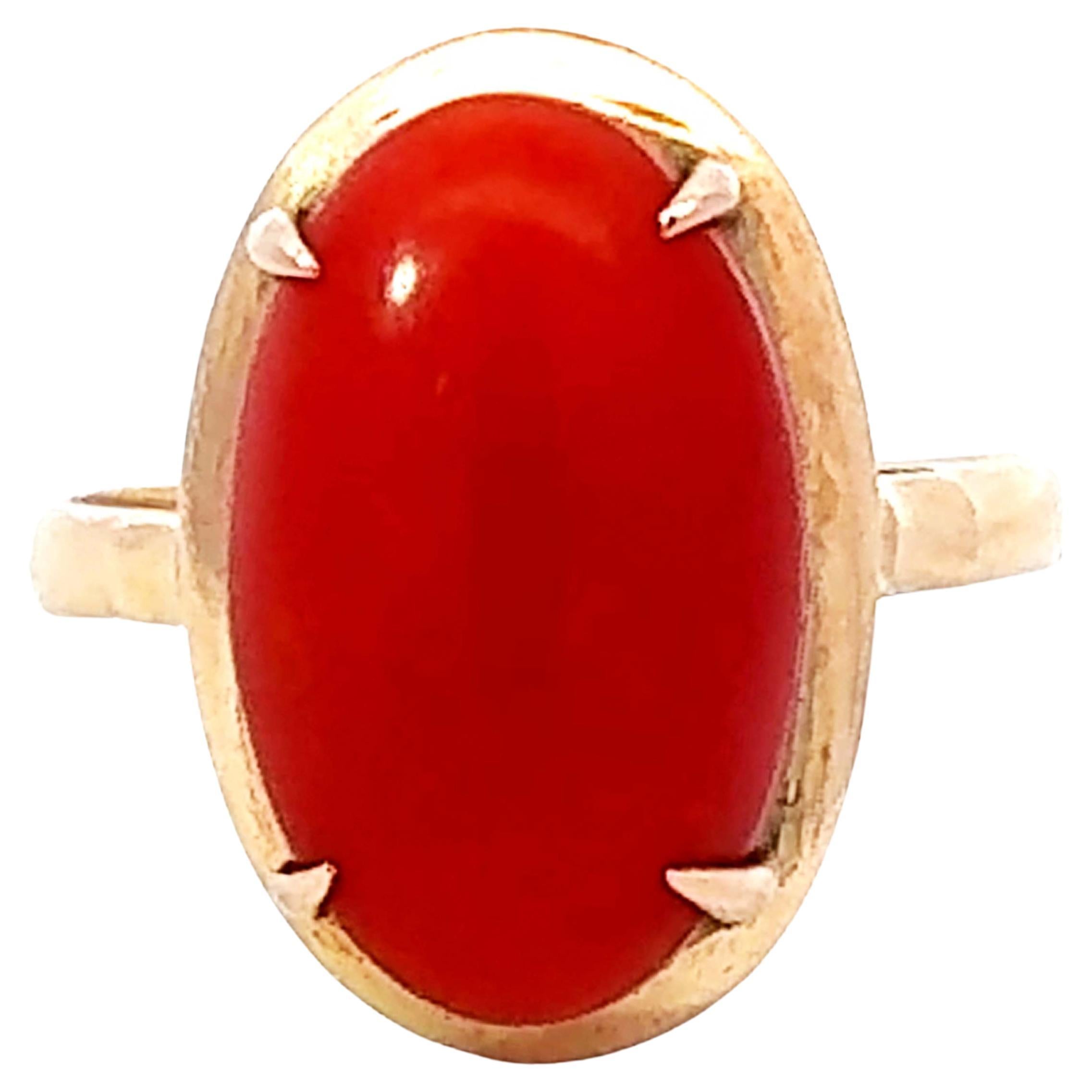 Vintage Oval Aka Coral Ring 14k Yellow Gold For Sale