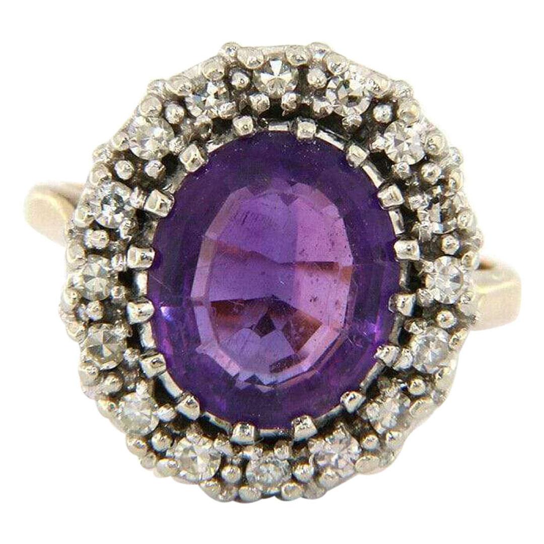 Vintage Oval Amethyst and Diamond Halo Ring in 14K Yellow Gold For Sale