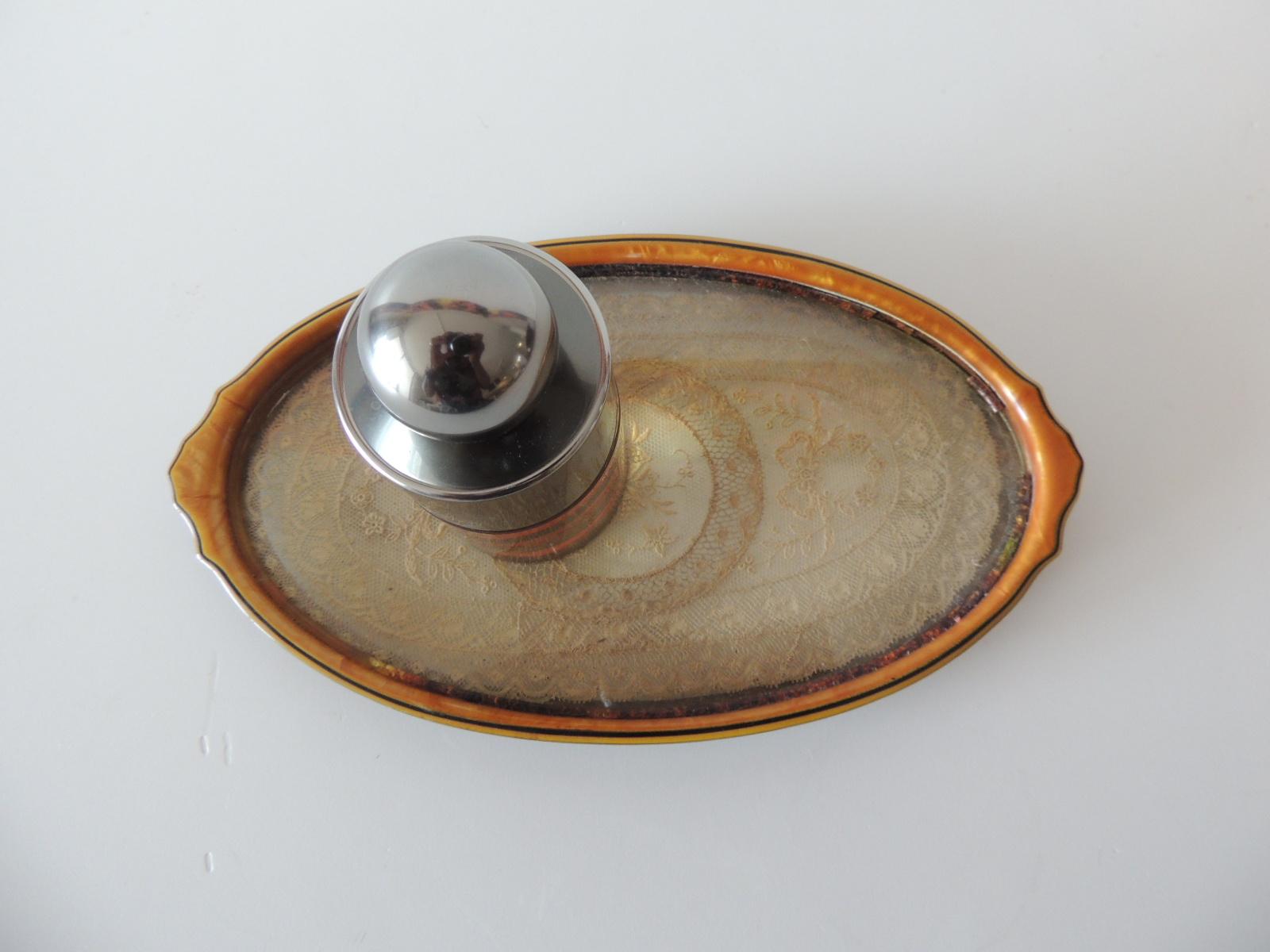 italien Vieux plateau de toilette ovale en bakelite avec insertion de dentelle