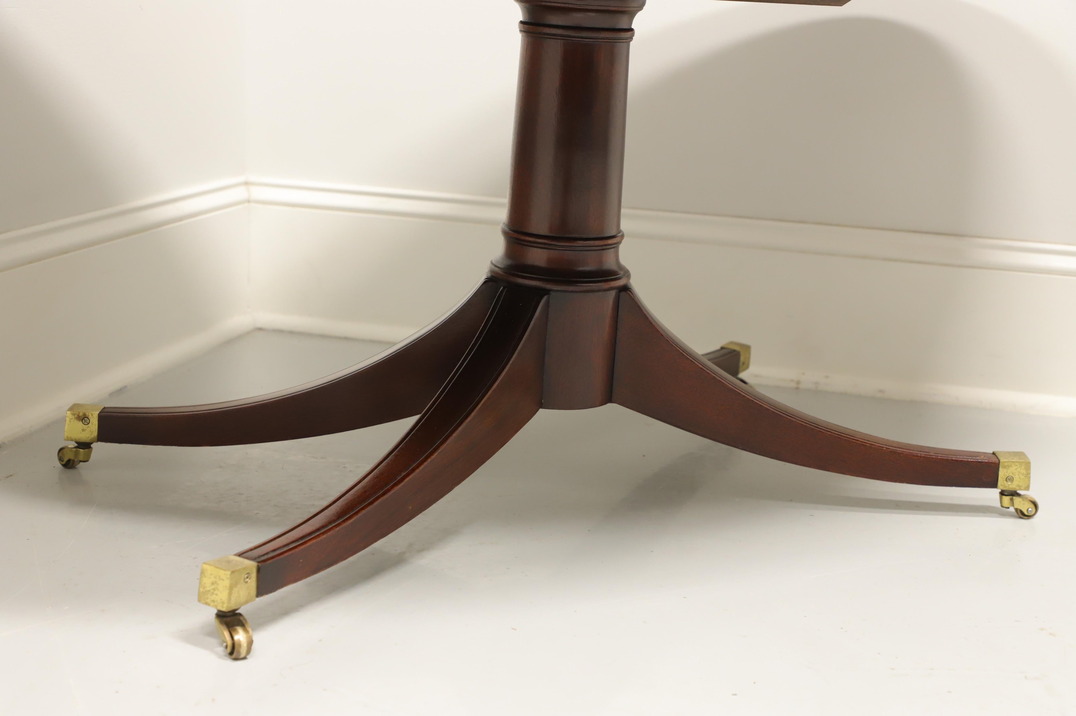 American Vintage Oval Banded Mahogany Georgian Style Coffee / Cocktail Table