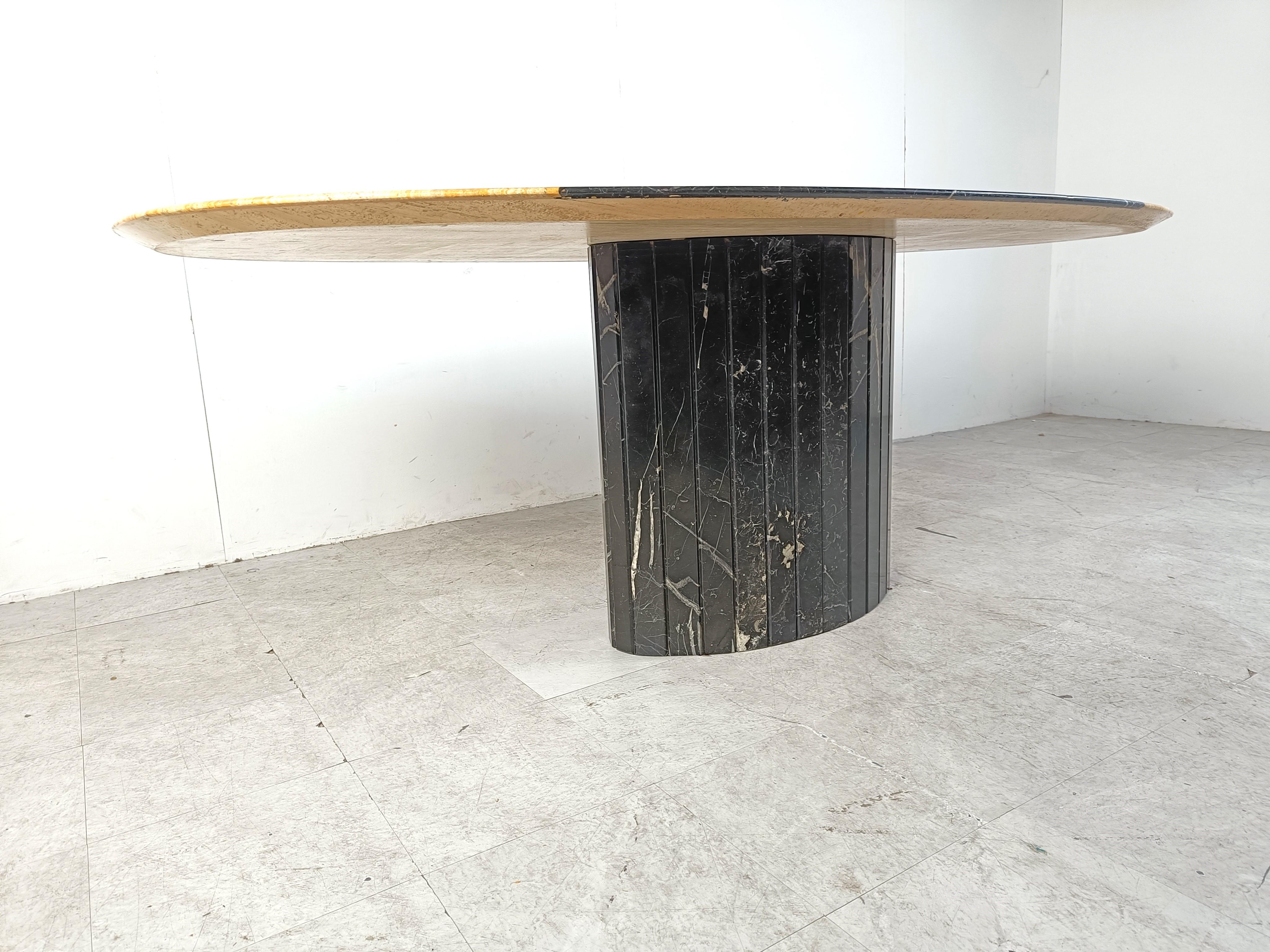 Vintage oval black marble and onyx dining table, 1970s  For Sale 1