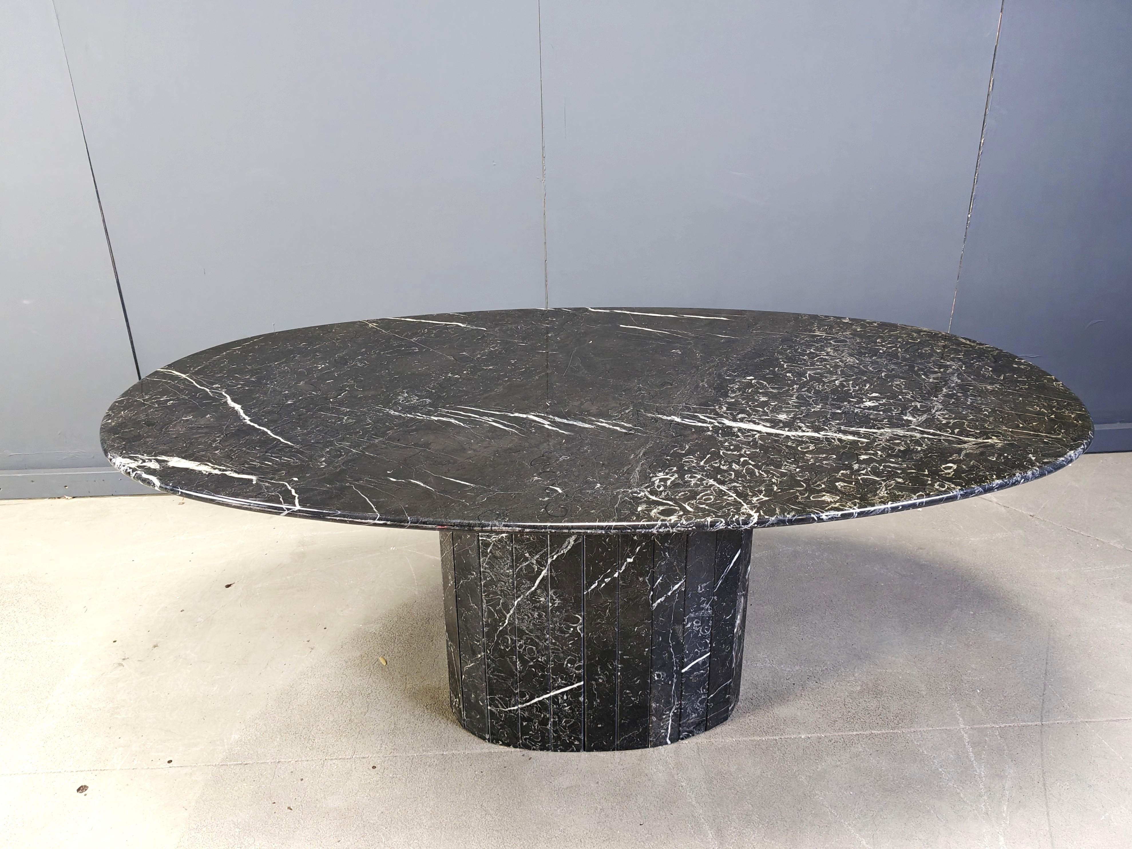 Vintage oval black marble dining table, 1970s For Sale 4