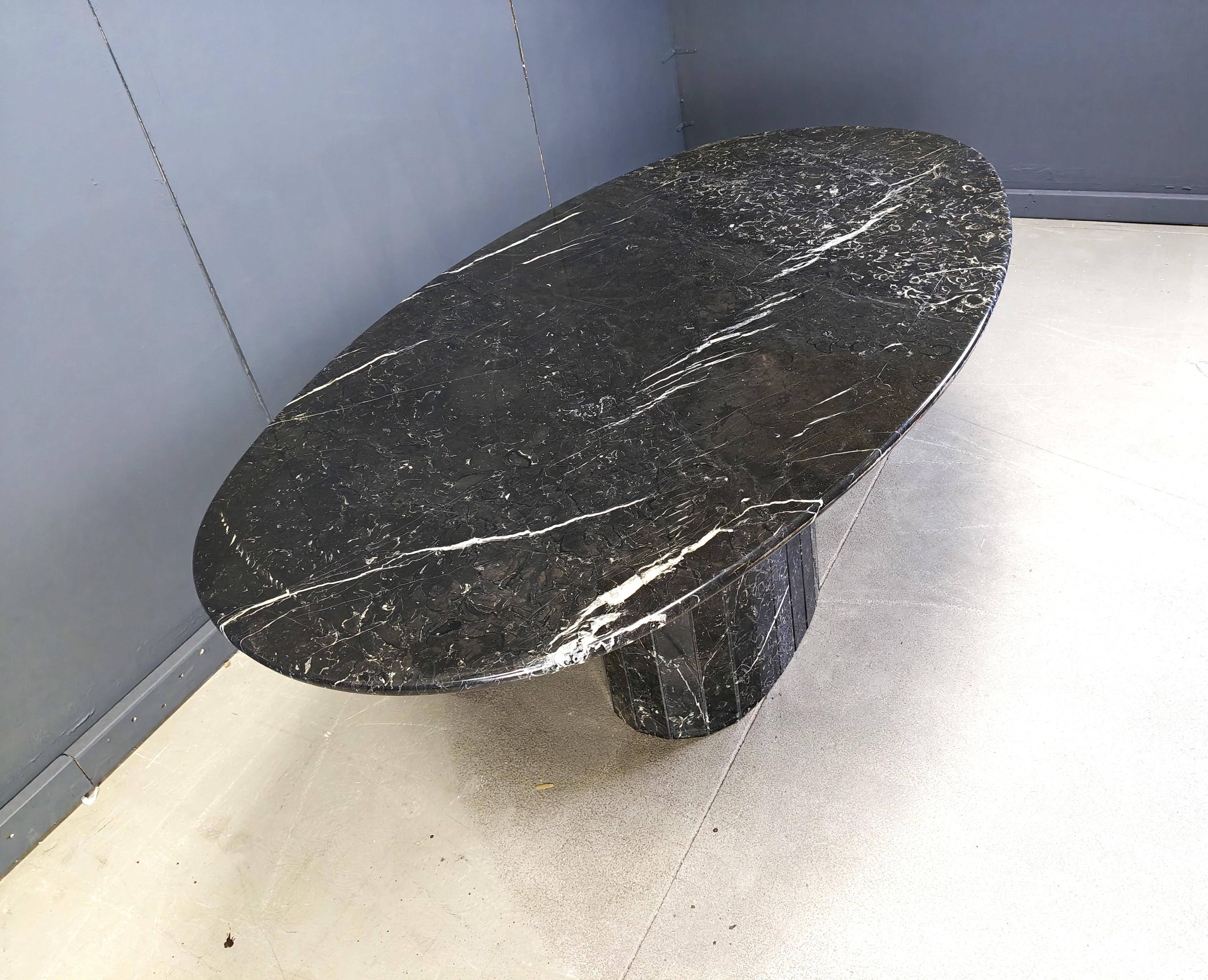 Marble Vintage oval black marble dining table, 1970s For Sale