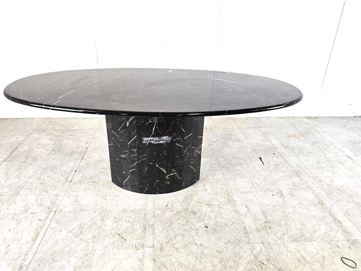 Vintage oval black marble dining table, 1970s For Sale 1