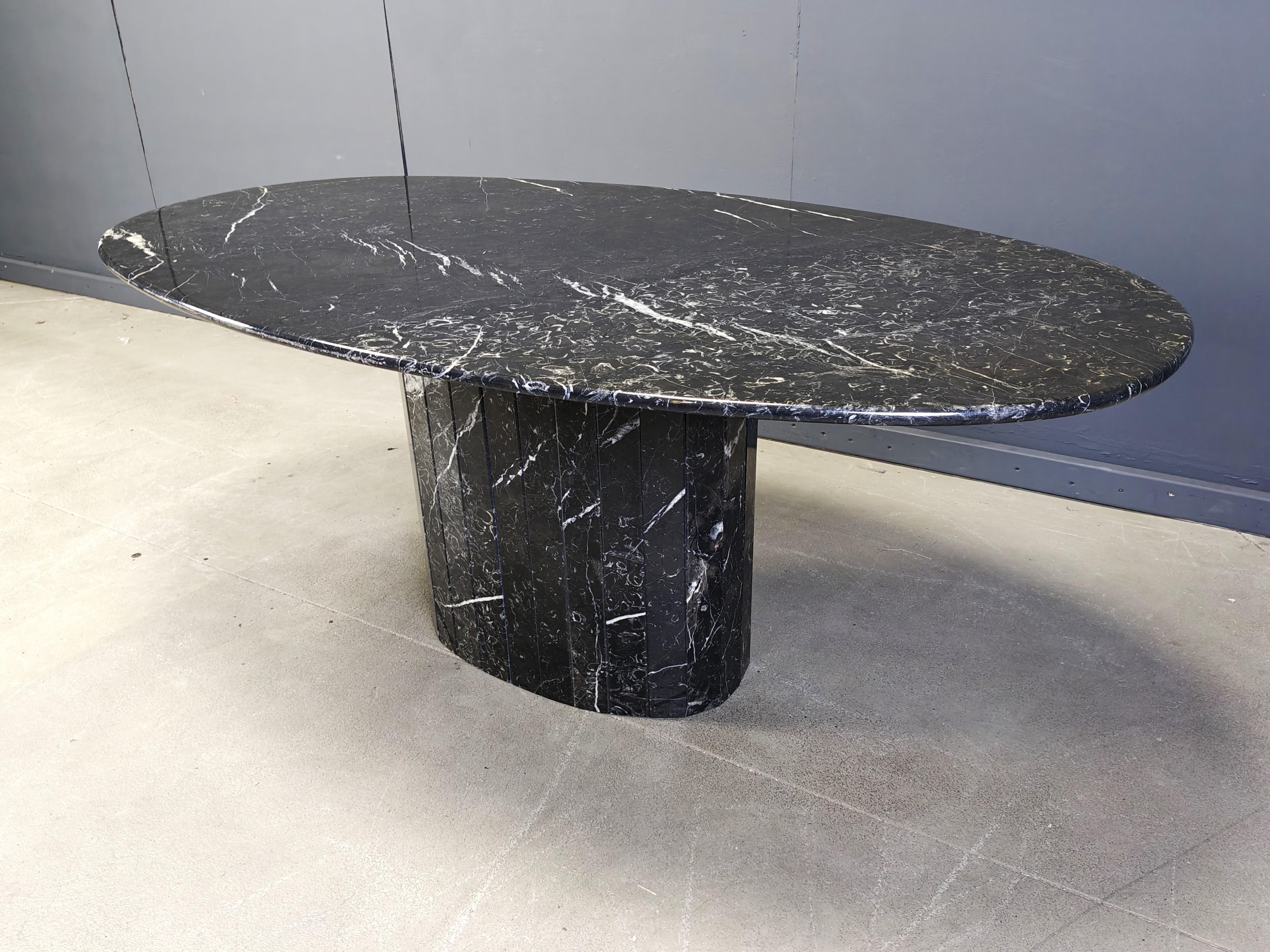Vintage oval black marble dining table, 1970s For Sale 1