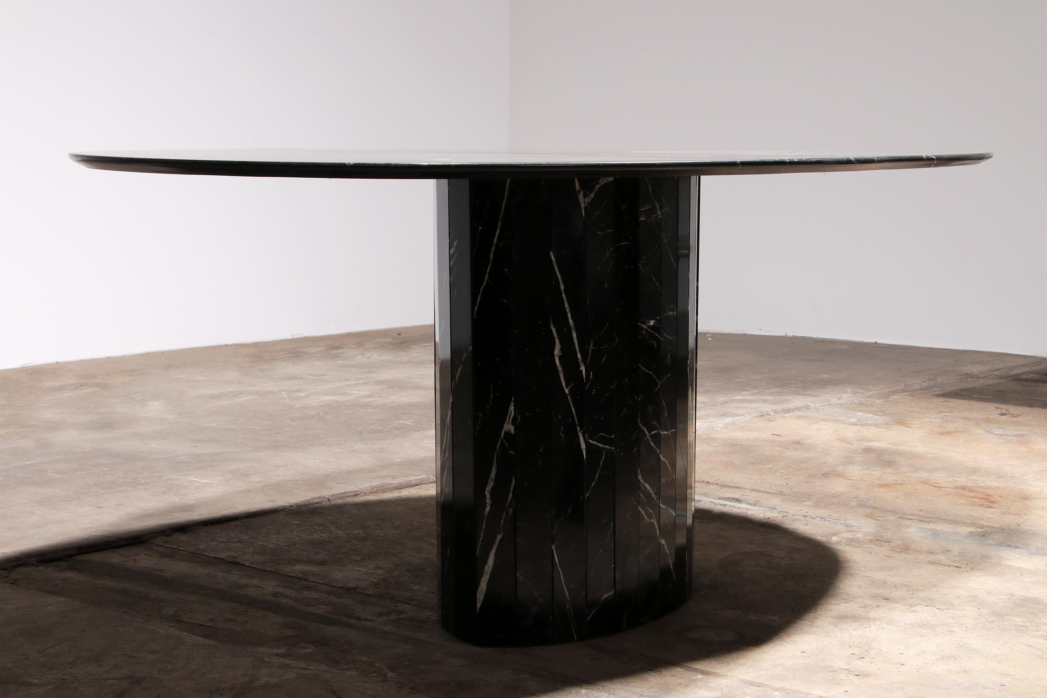 Vintage Oval Black Marble Dining Table, 1970s Italian Design 6