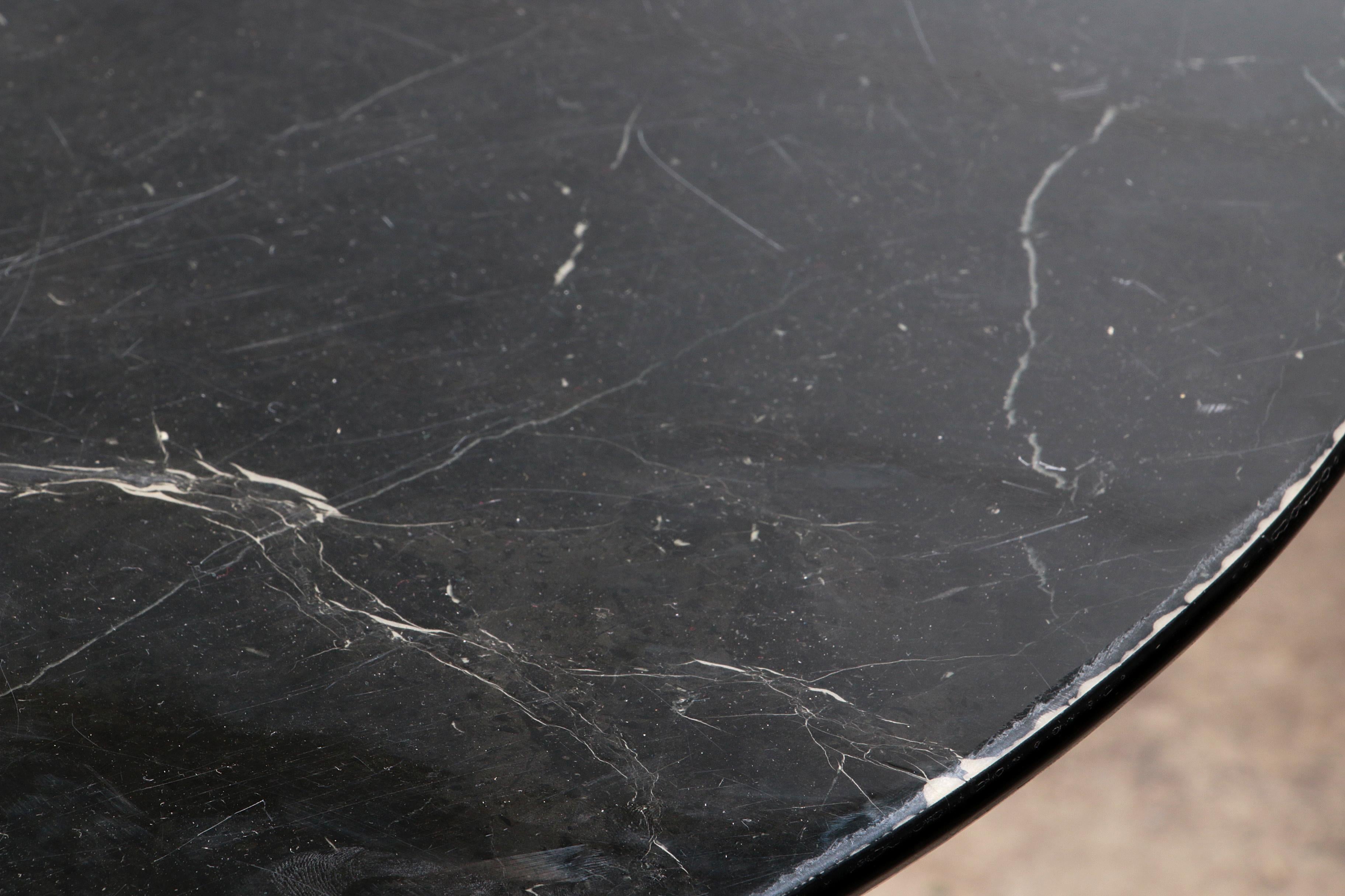 Vintage Oval Black Marble Dining Table, 1970s Italian Design 4