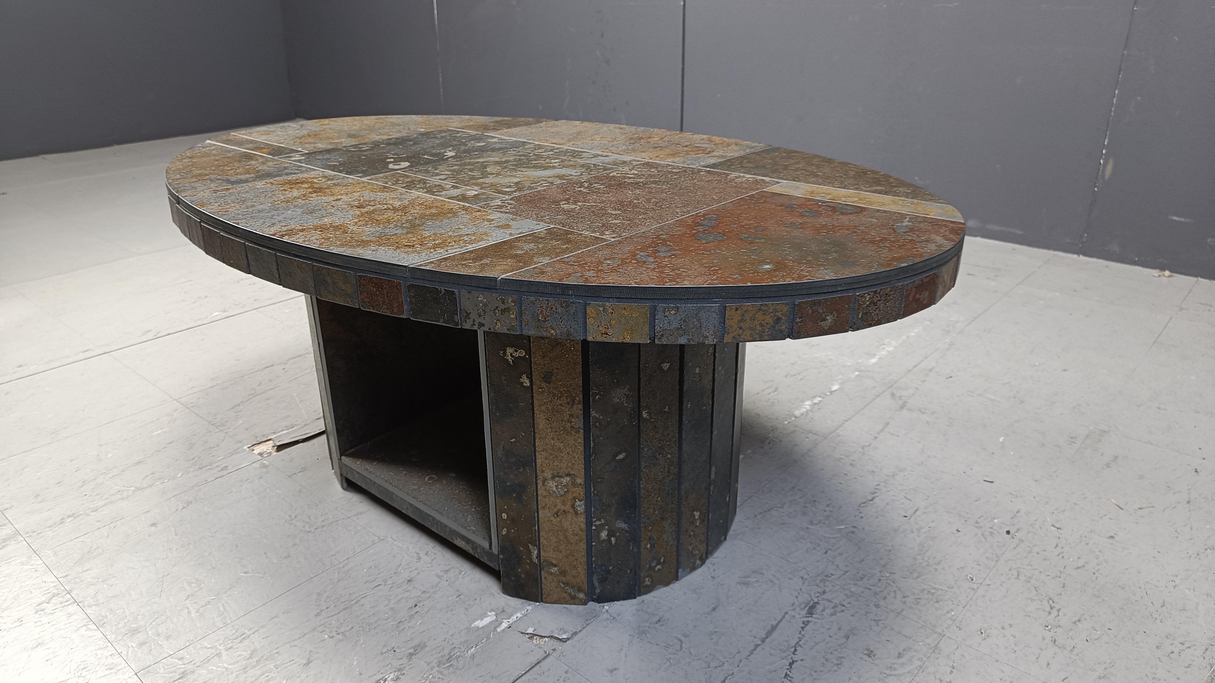 Vintage oval brutalist coffee table, 1970s For Sale 2