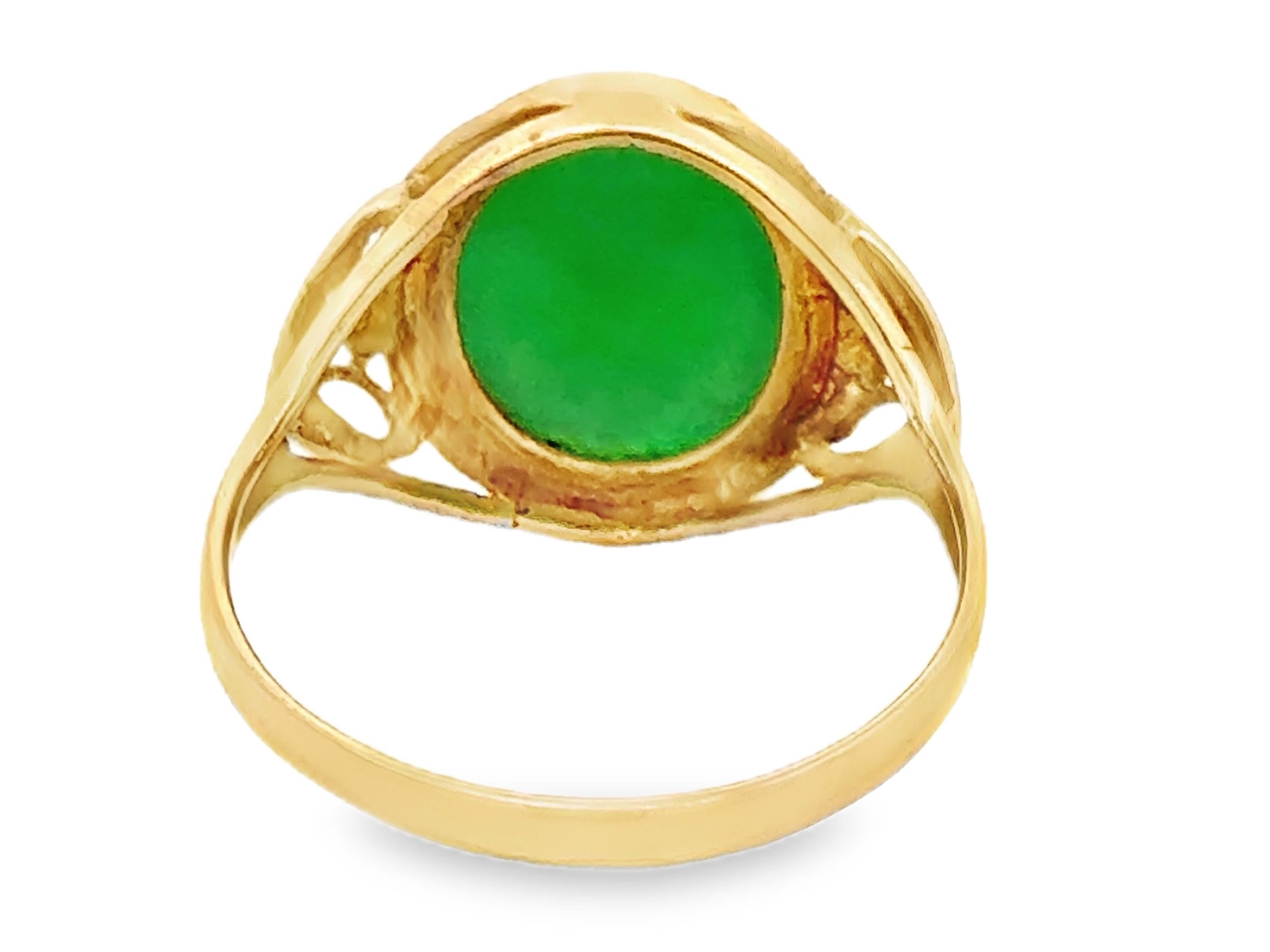 Ovaler Cabochon-Ring aus grüner Jade, 18 Karat Gelbgold, Vintage im Angebot 2