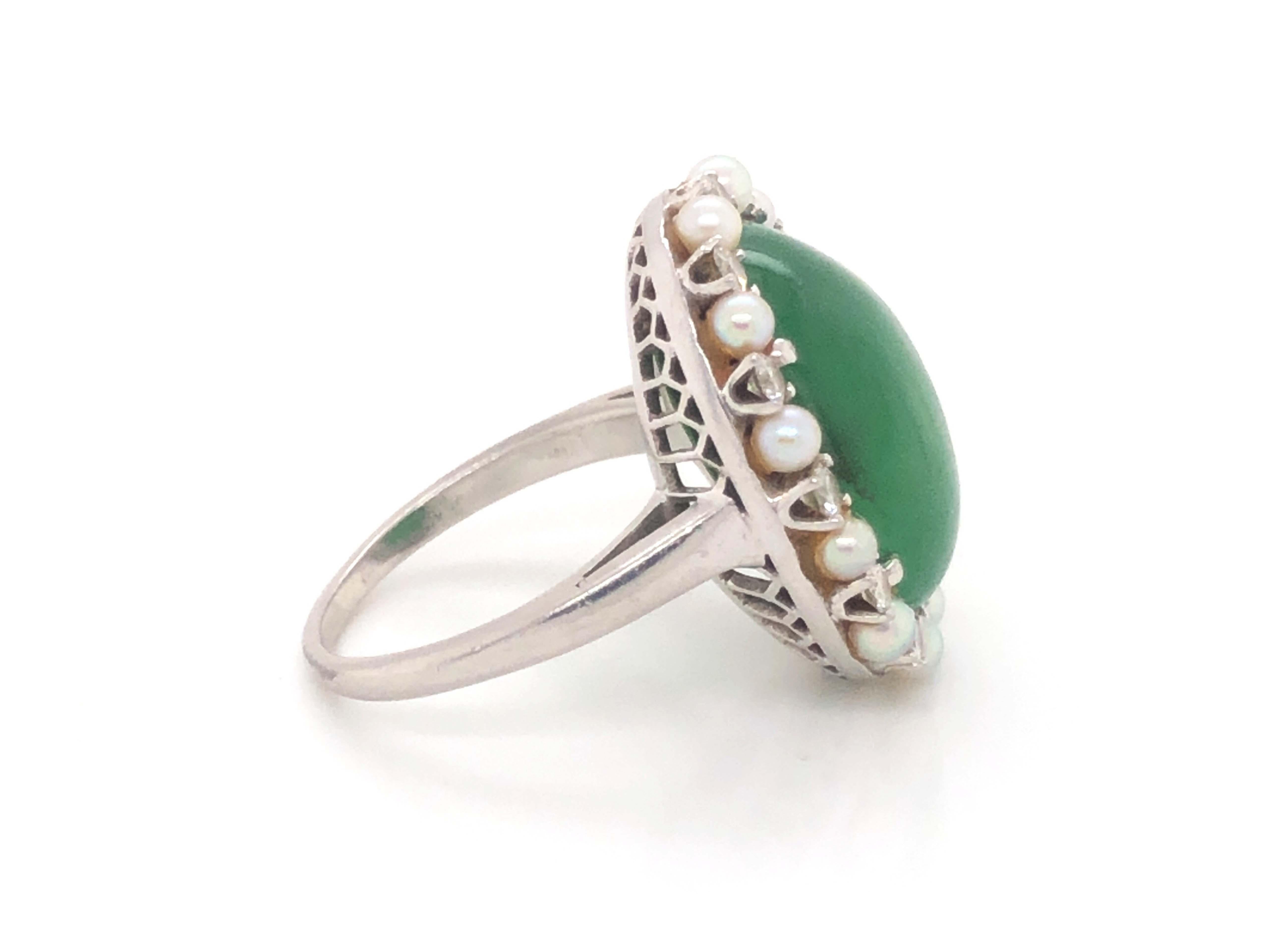 GIA Jadeite Jade Pearl and Diamond Halo Ring in Platinum For Sale 1