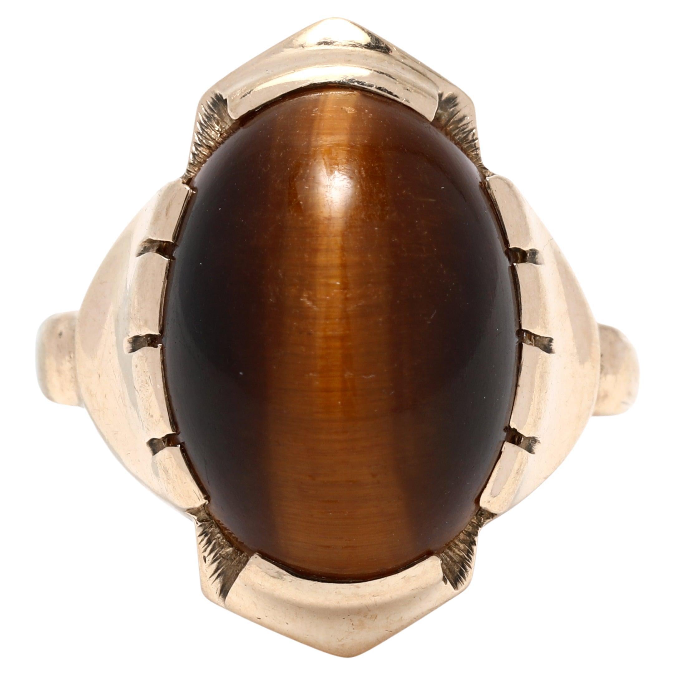 Vintage Oval Cabochon Tiger's Eye Ring, 10k Yellow Gold, Ring, circa 1930 For Sale