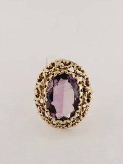 Vintage Oval Cut Amethyst Ring in 14K Yellow Gold