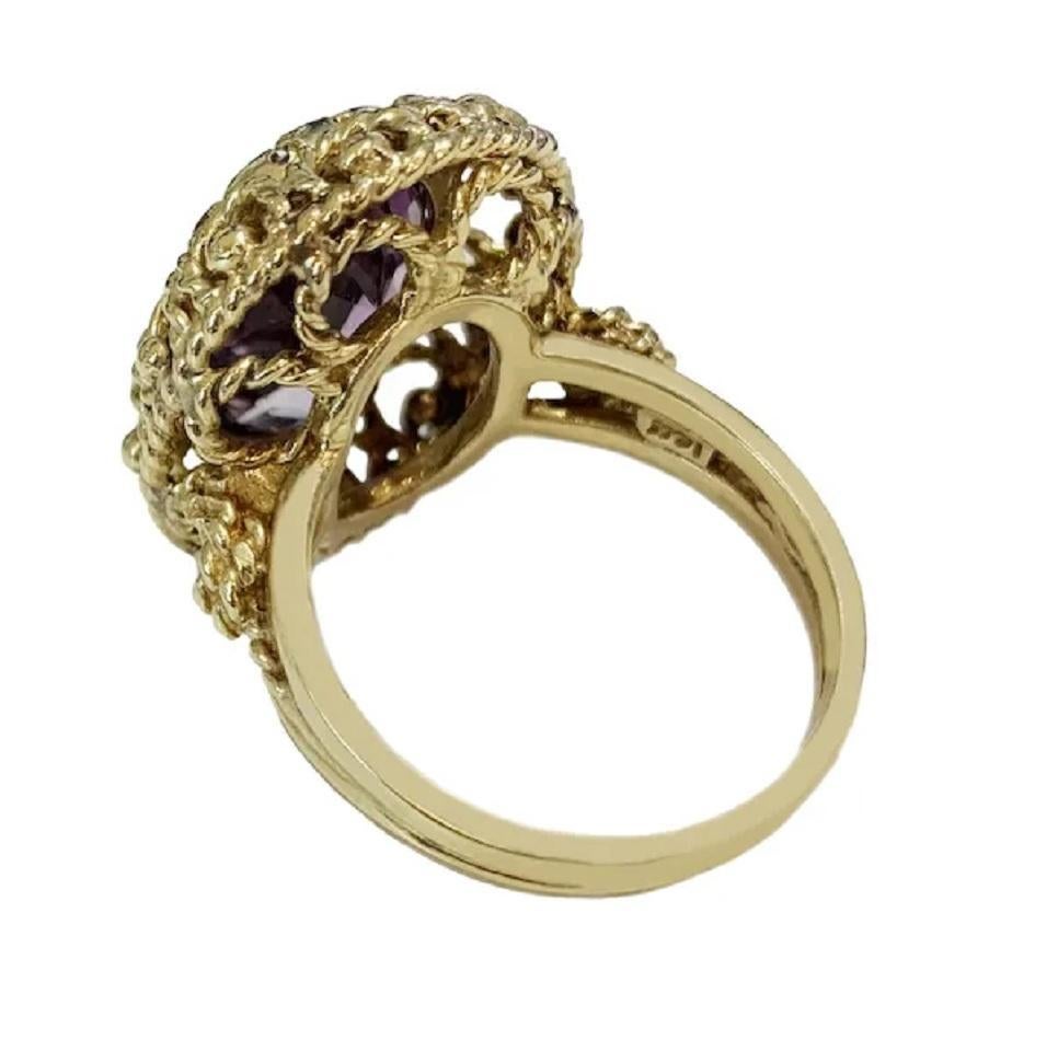 Women's Vintage Oval Cut Amethyst Ring in 14K Yellow Gold For Sale