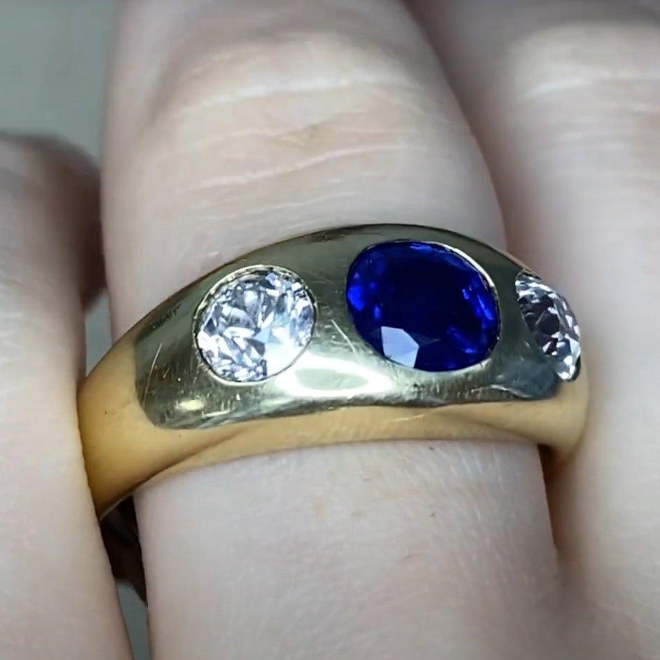 Vintage Ovalschliff Burma Saphir Ring (ca. 1,2 kt) 14k Gelbgold No-Heat im Zustand „Hervorragend“ im Angebot in New York, NY