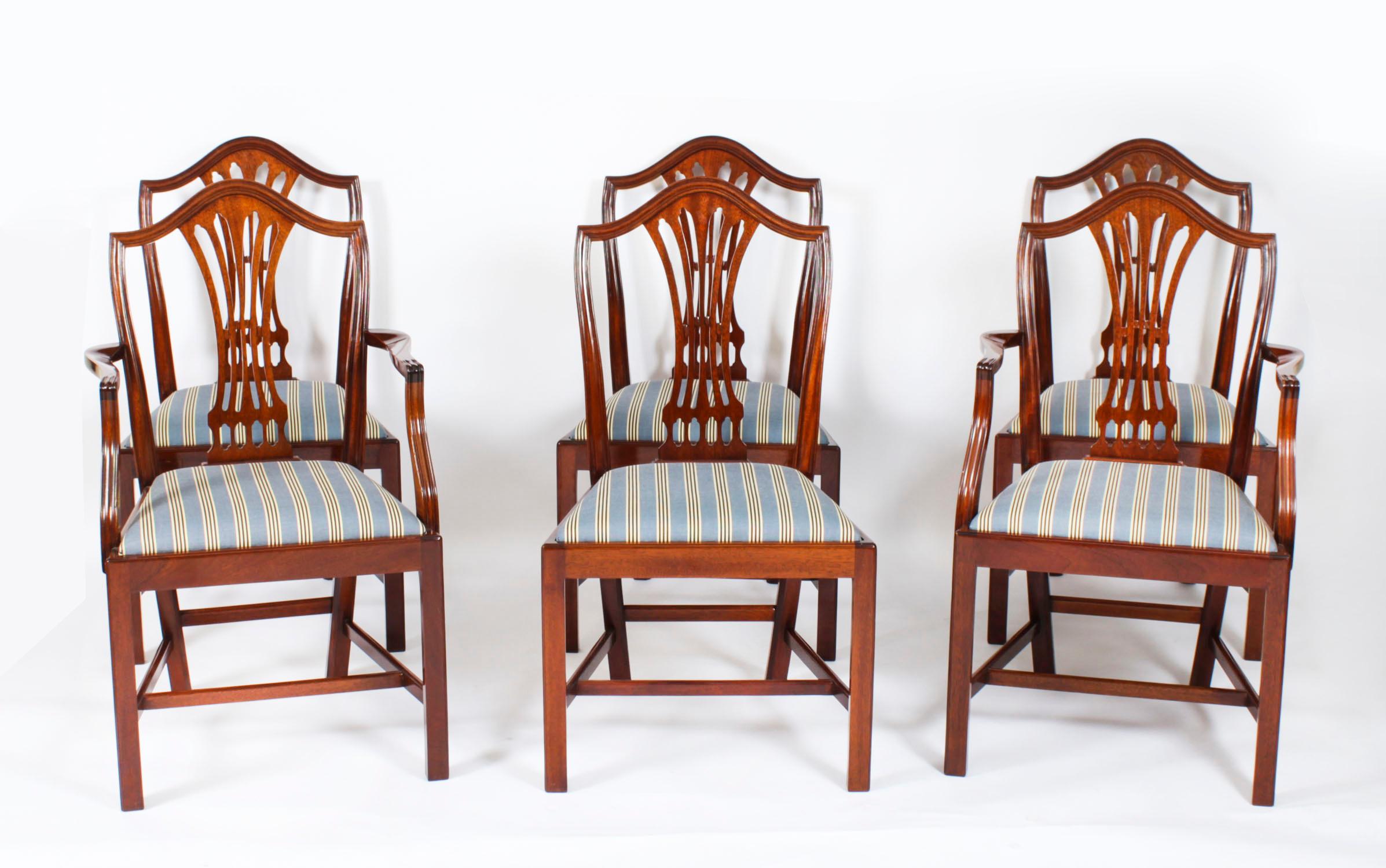 Tissu Table de salle à manger ovale et 6 chaises de William Tillman 20ème siècle en vente