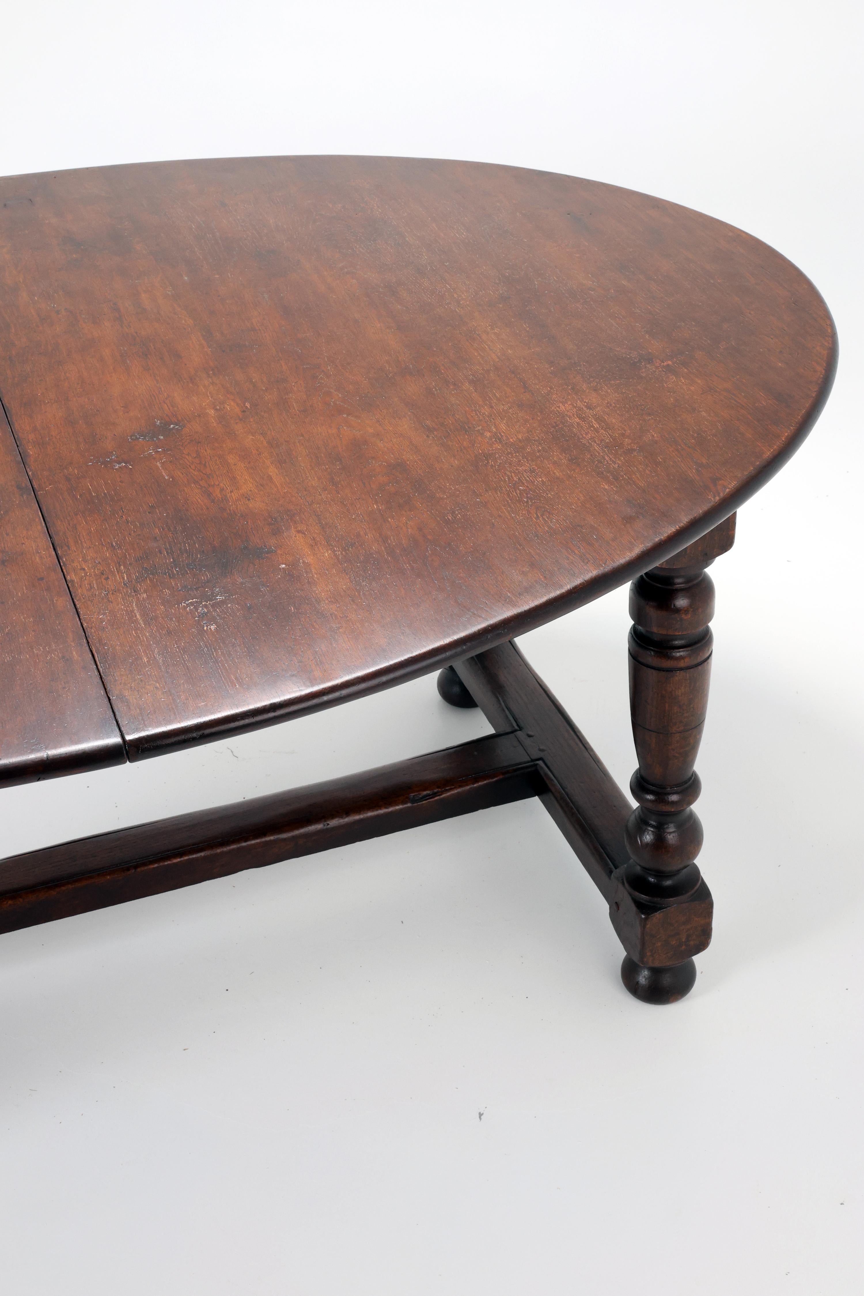 Mid-20th Century Vintage Oval Dining Table, Early 20th Century For Sale