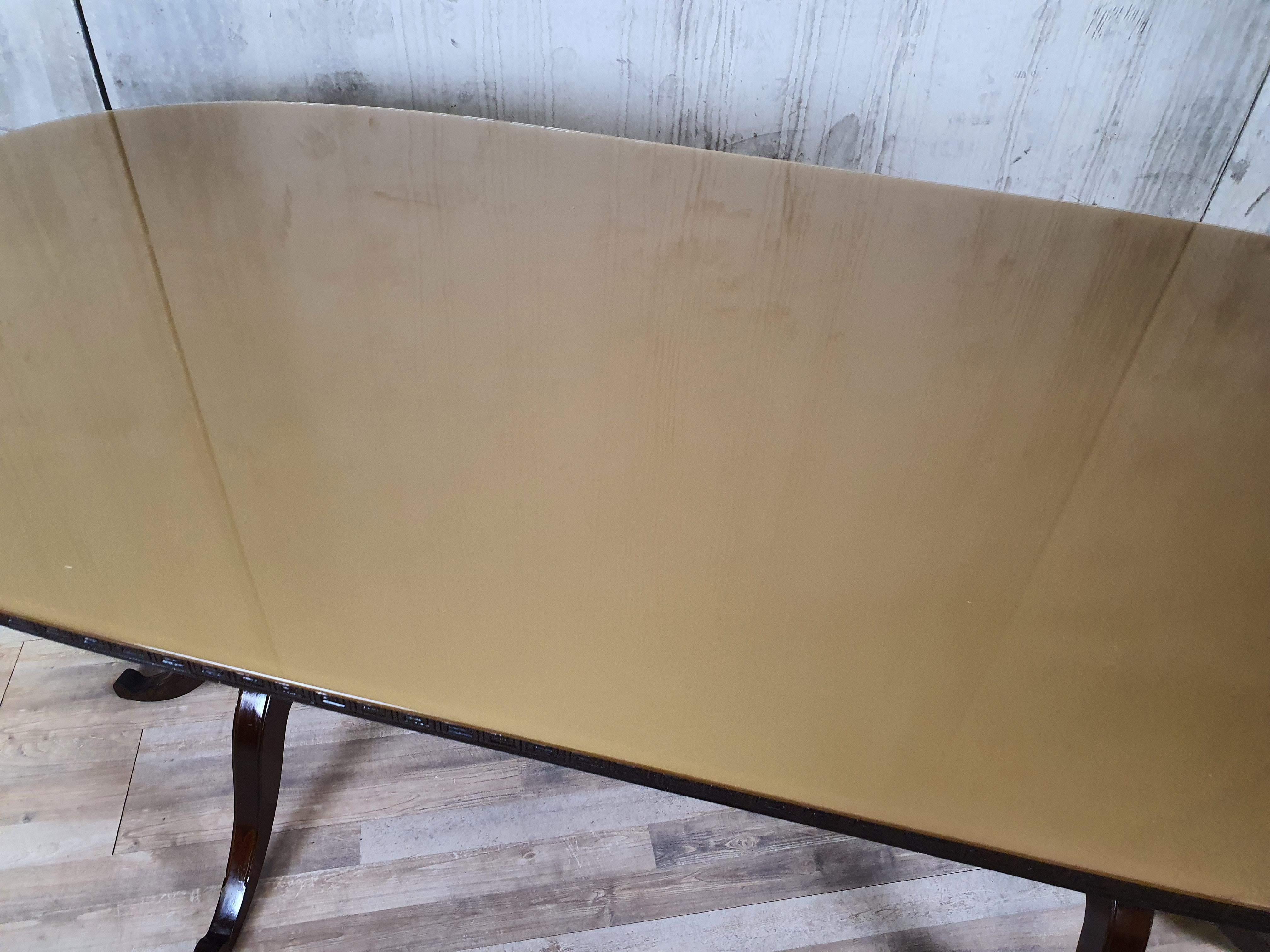 Vintage Oval Dining Table In Good Condition In Premariacco, IT