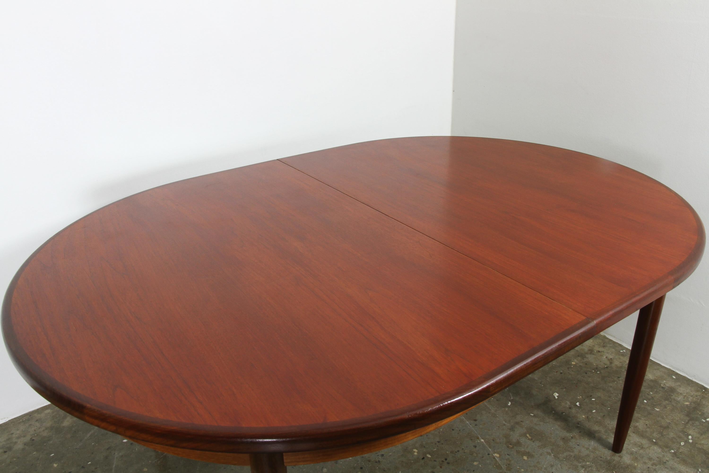 vintage oval table