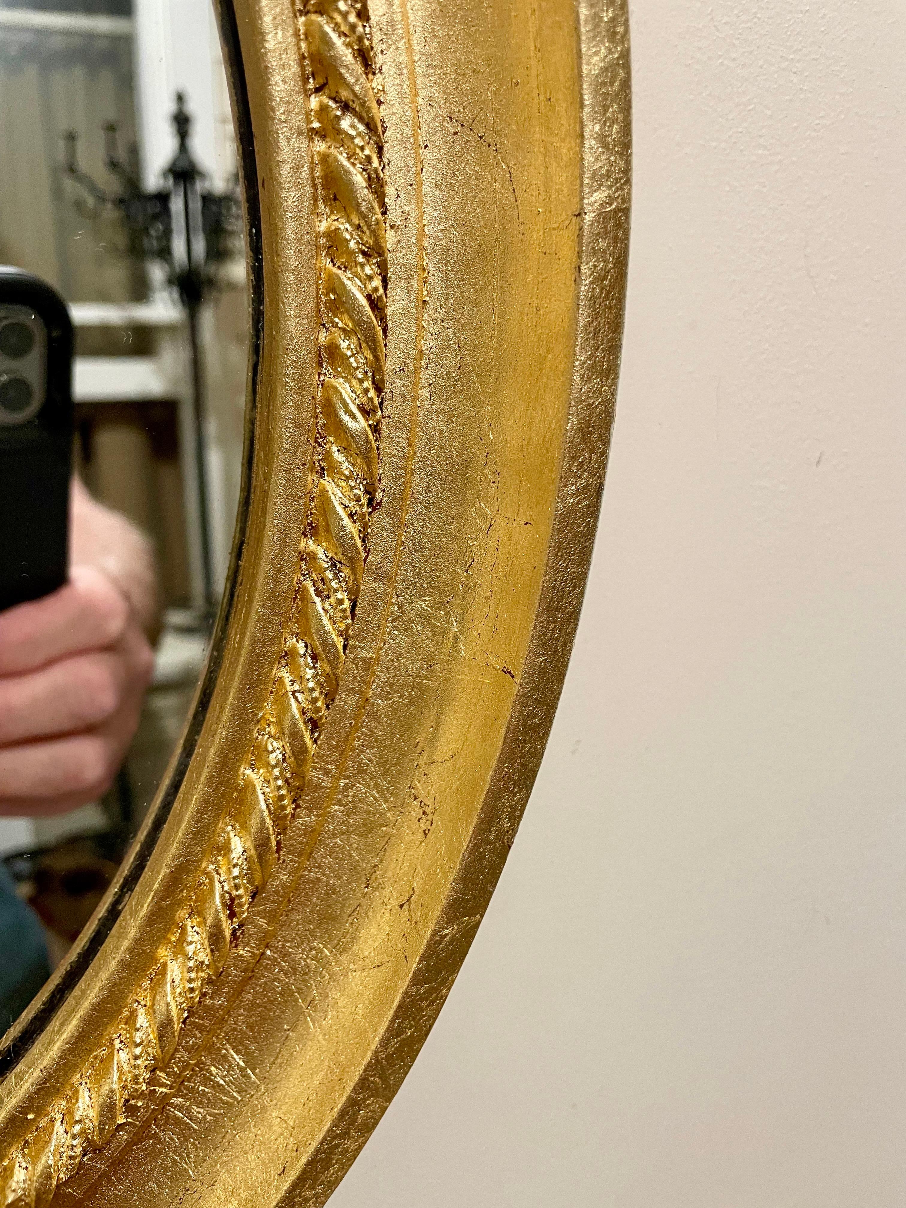 Doré Miroir ovale doré Vintage en vente
