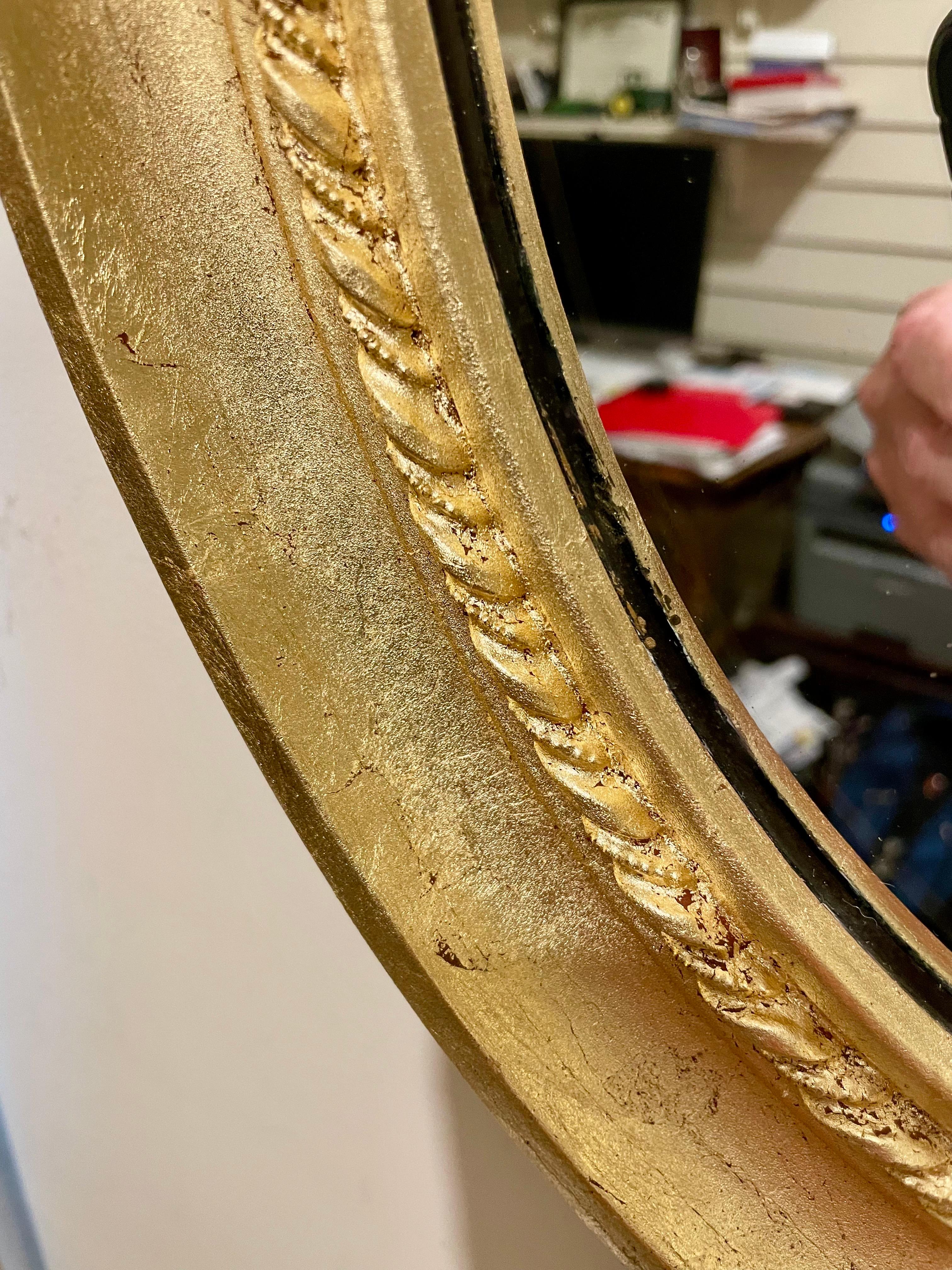 Miroir ovale doré Vintage Bon état - En vente à New York, NY