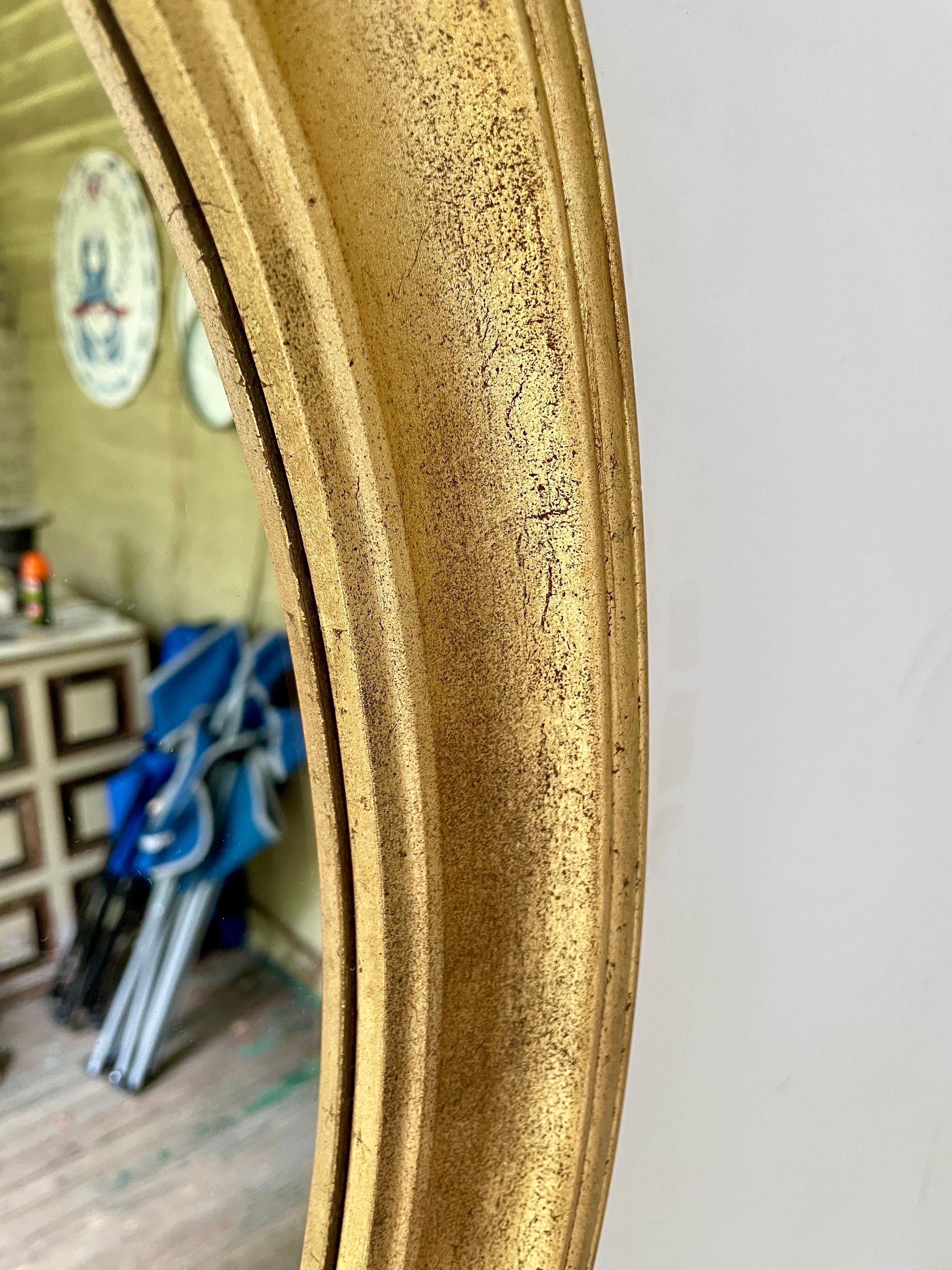 XX secolo Specchio ovale dorato vintage in vendita