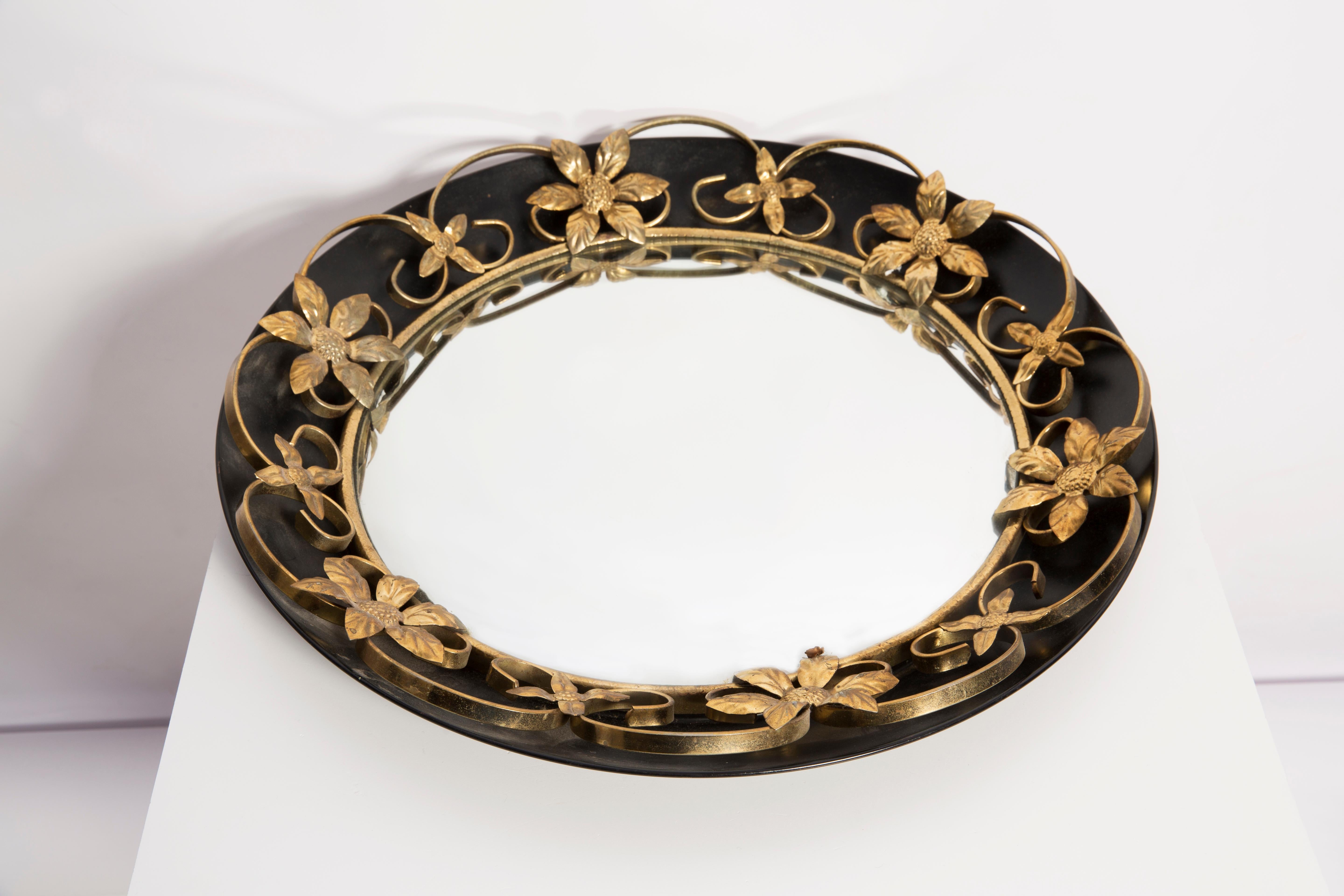 Italian Vintage Oval Gold and Black Decorative Mirror in Flowers Frame, Italy, 1960s For Sale