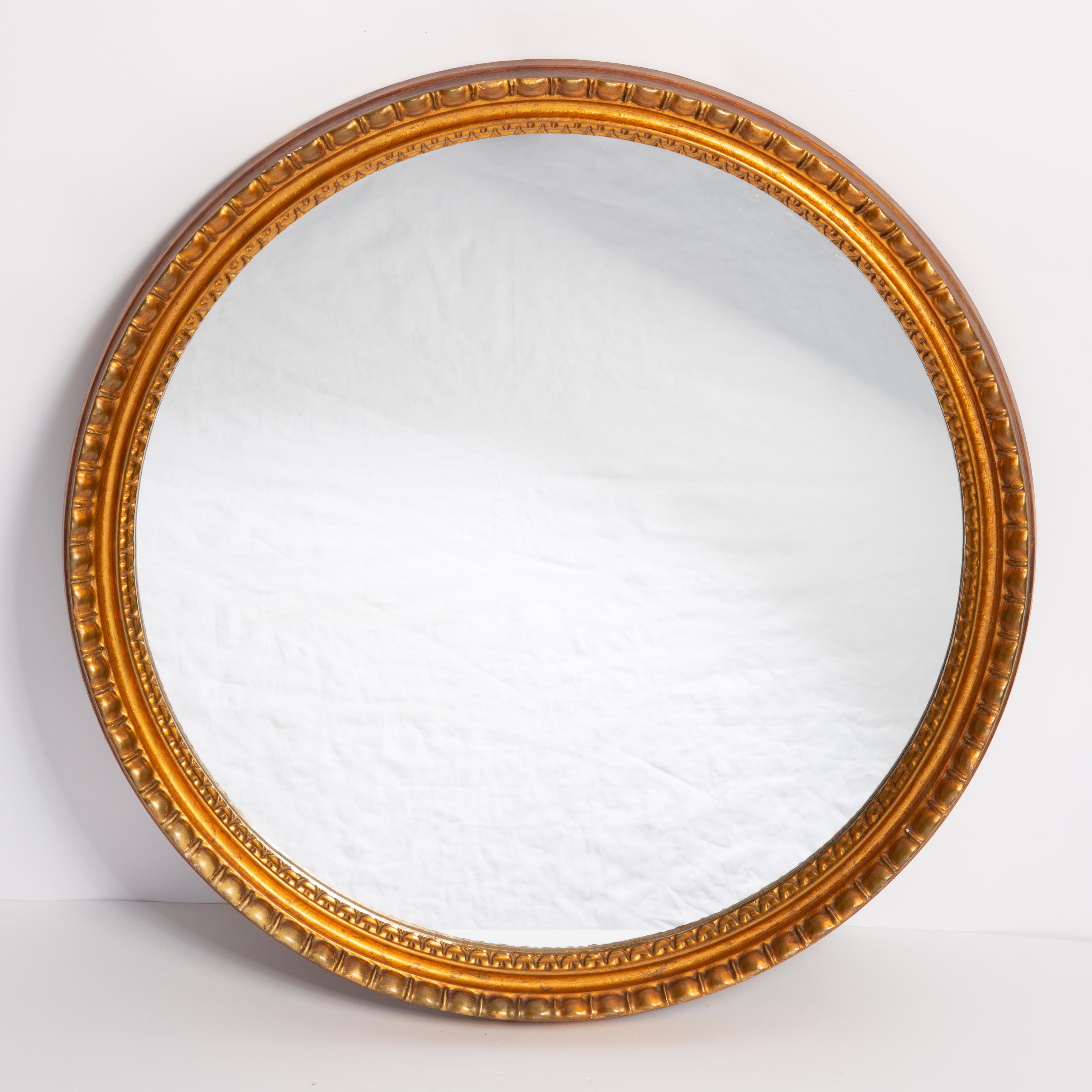 Vintage Oval Gold and Black Decorative Mirror in Flowers Frame, Italy, 1960s In Good Condition For Sale In 05-080 Hornowek, PL