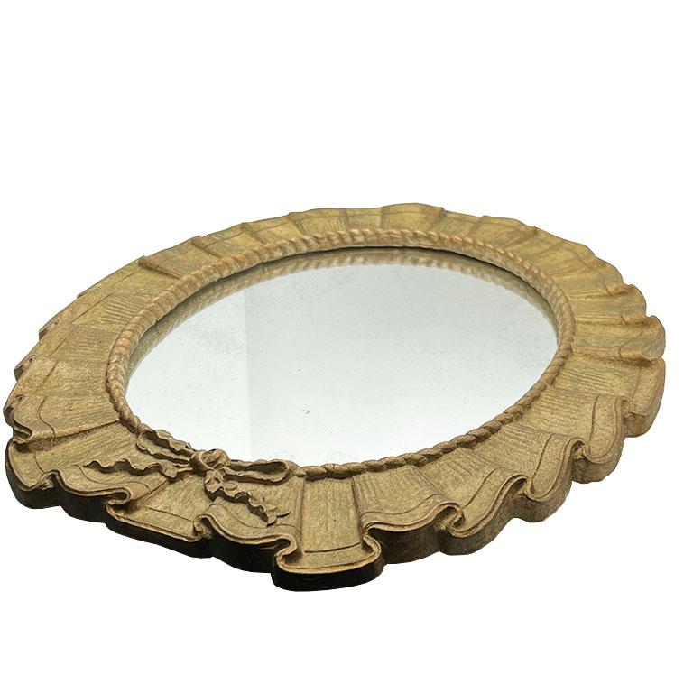 Specchio ovale d'epoca Luigi XVI in legno dorato con fiocco e accenti Trompe L'Oeil in vendita 5