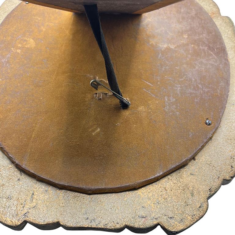 Specchio ovale d'epoca Luigi XVI in legno dorato con fiocco e accenti Trompe L'Oeil in vendita 3