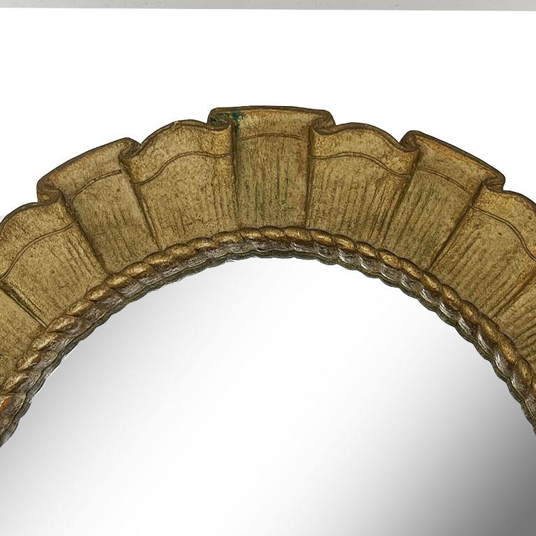 Specchio ovale d'epoca Luigi XVI in legno dorato con fiocco e accenti Trompe L'Oeil in vendita 4