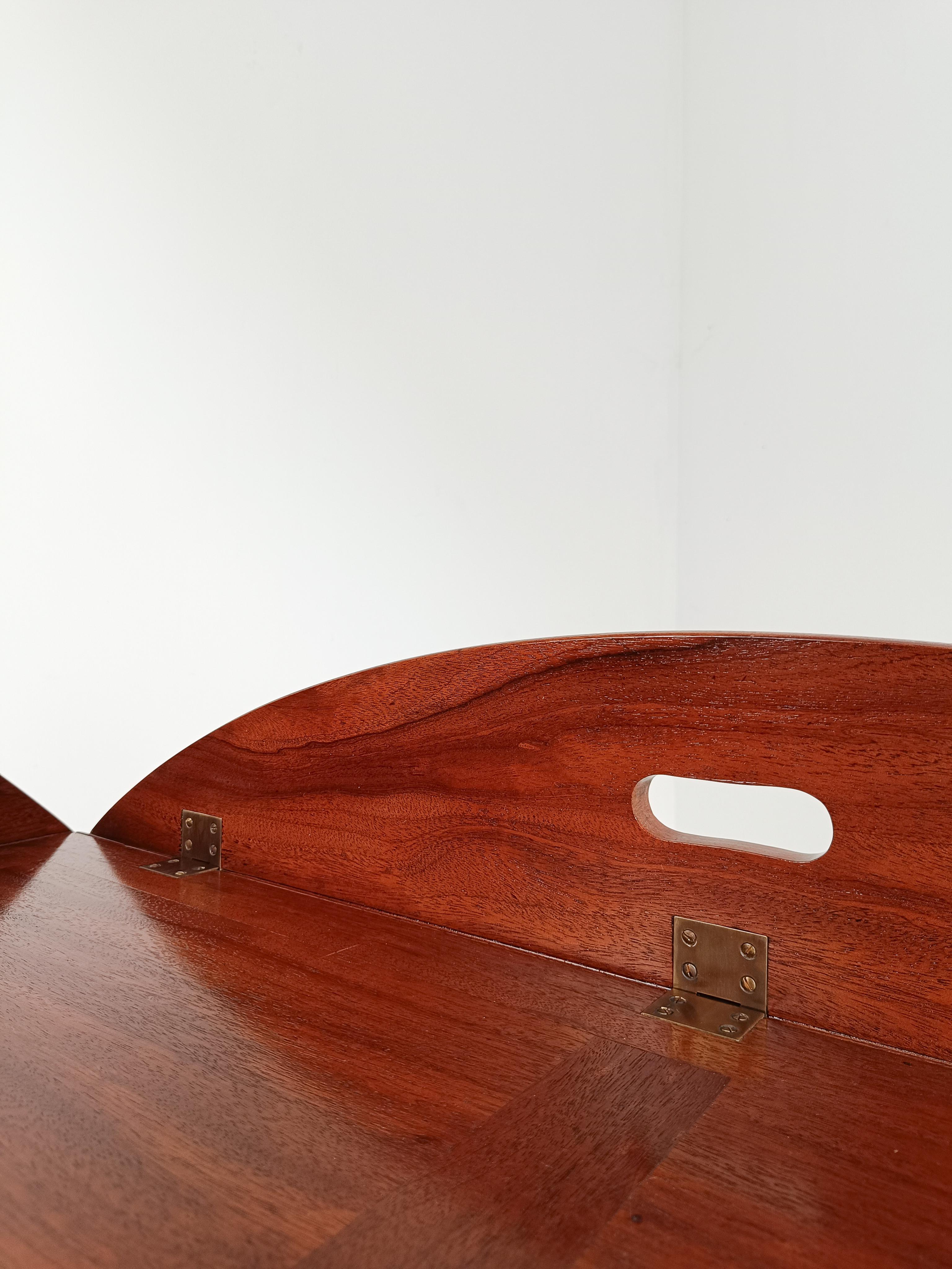 Vintage Oval Mahogany Butler's Coffee Tray Table in Georgian-style, Circa 1960s For Sale 7