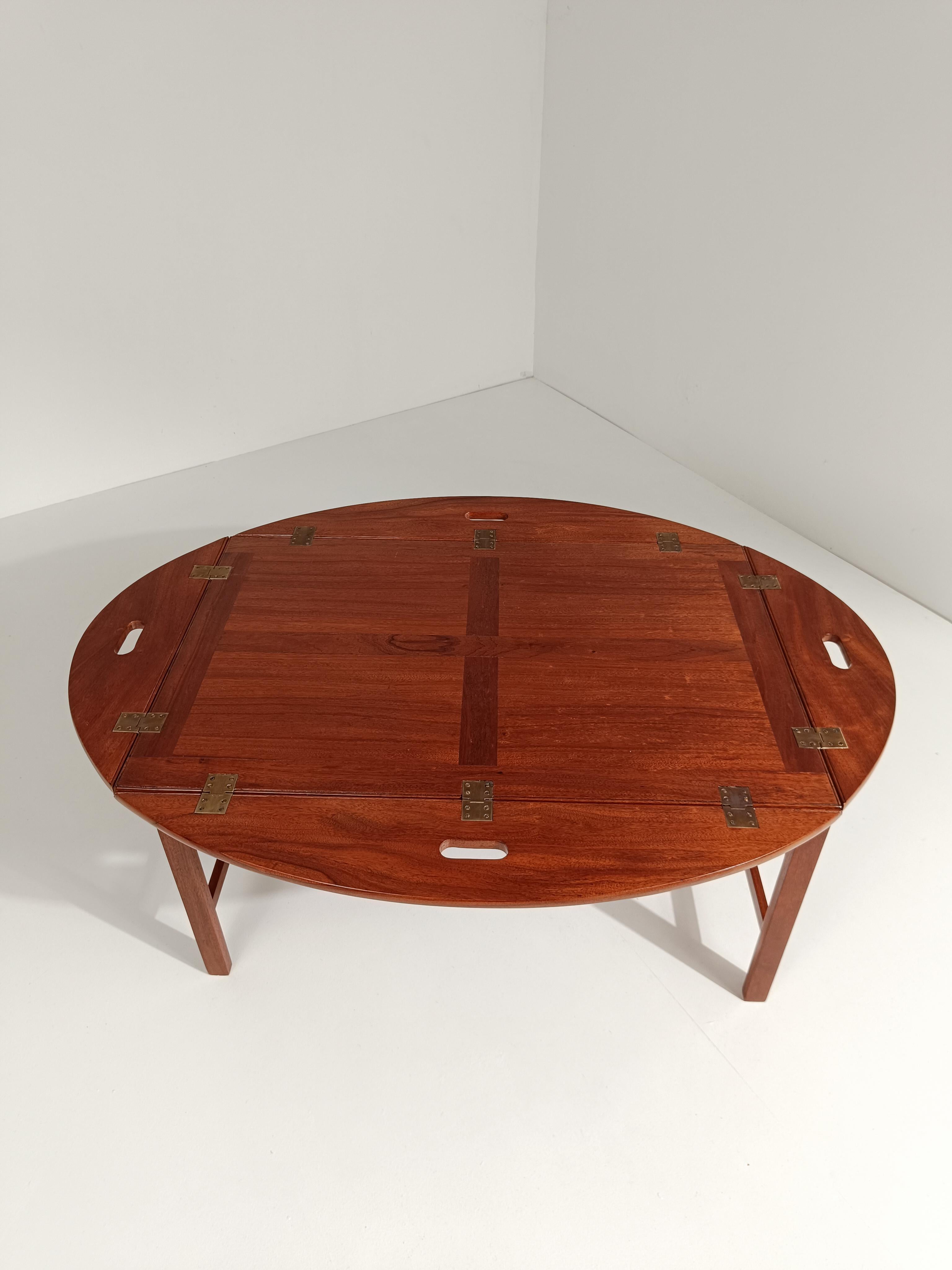 Vintage Oval Mahogany Butler's Coffee Tray Table in Georgian-style, Circa 1960s 3
