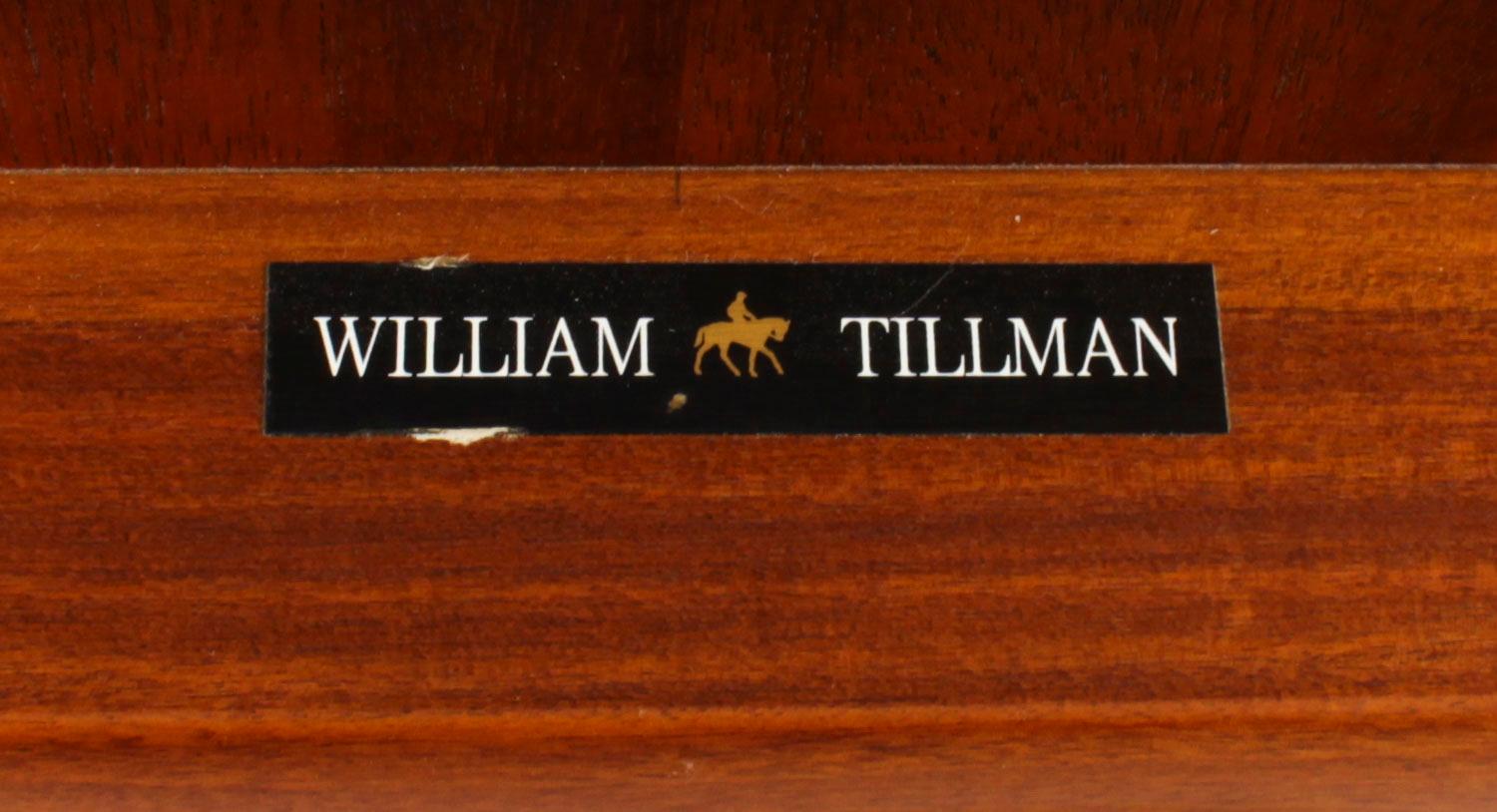 Vintage Oval Mahogany Tilt Top Dining Table by William Tillman 20th Century 3