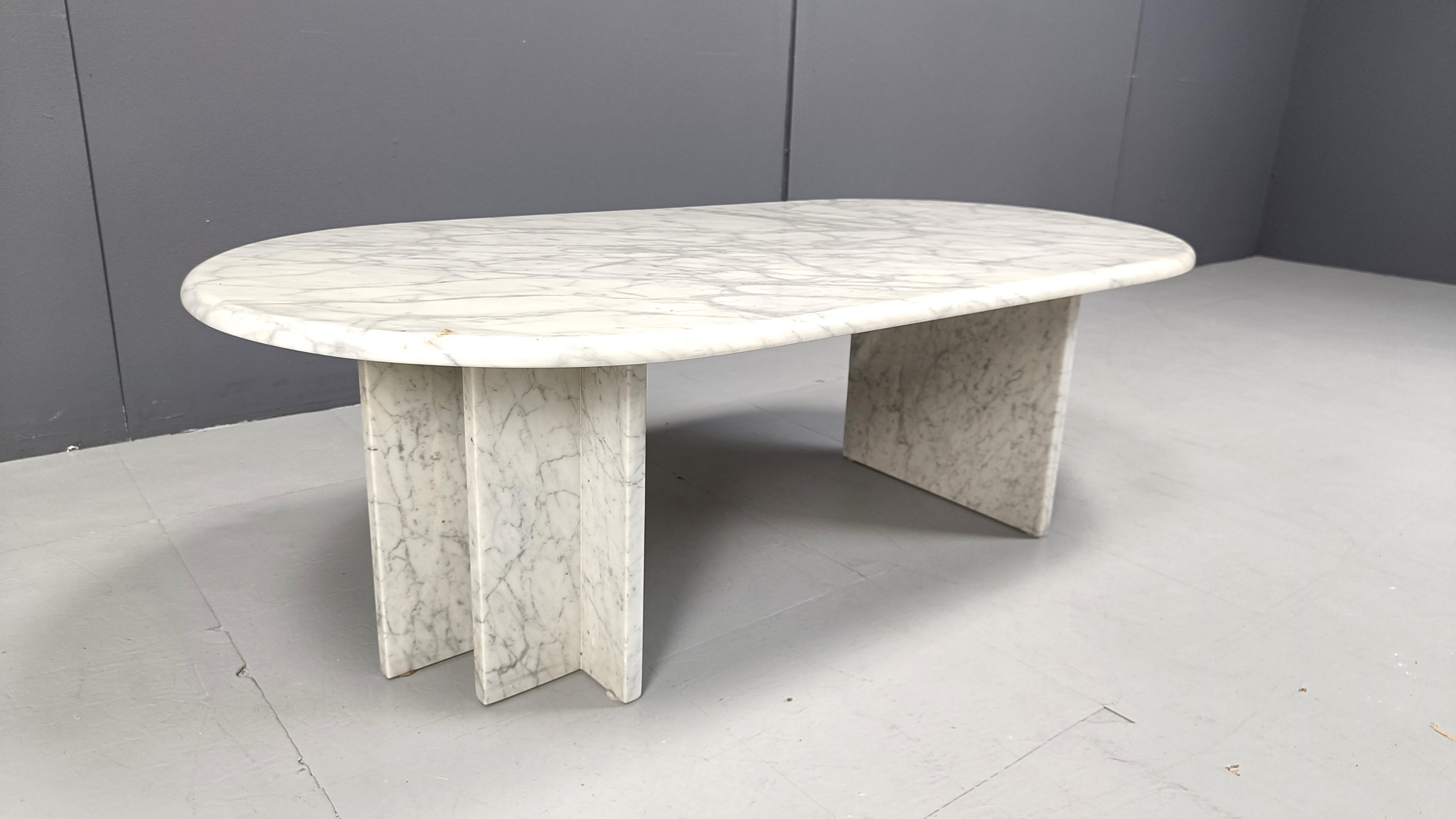Mid-Century Modern Vintage oval marble coffee table, 1970s