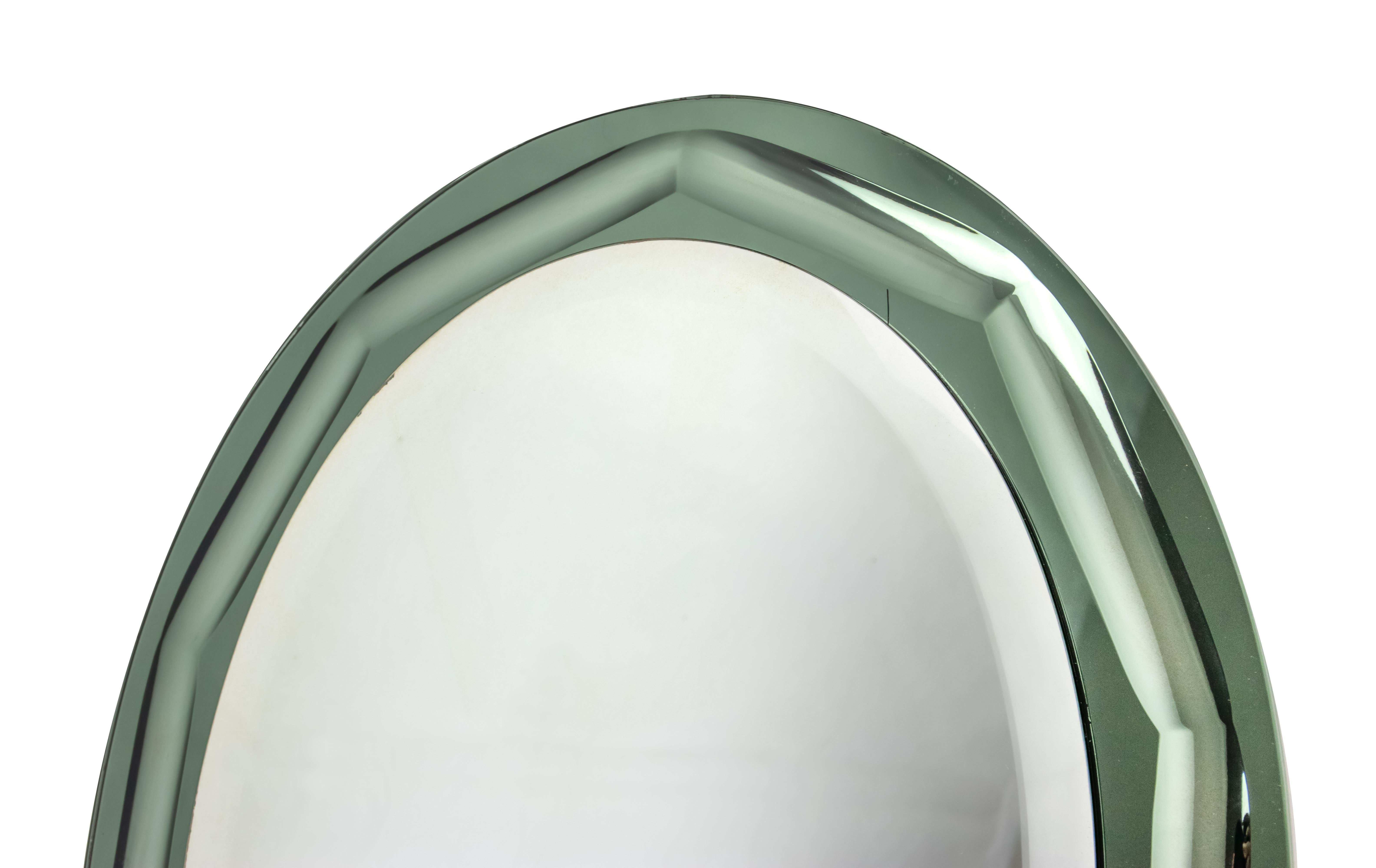 Vintage Oval Mirror by Lupi Cristal-Luxor, Italy 1970s.

H78 x D 63 cm.

Good conditions