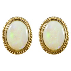Vintage Oval Opal Collar Set Earrings in 9 Carat Yellow Gold