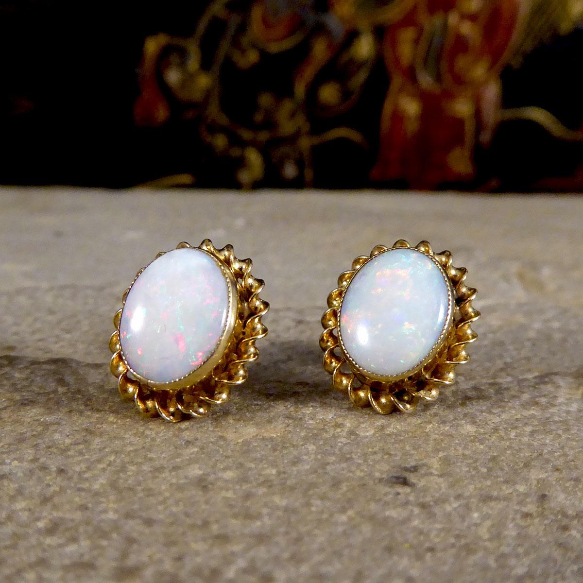 Oval Cut Vintage Oval Opal Collar Set Earrings in 9ct Yellow Gold
