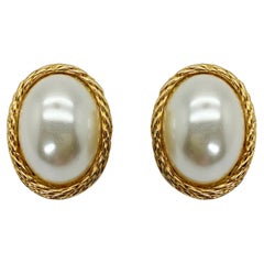 Vintage oval pearl earrings 1980s