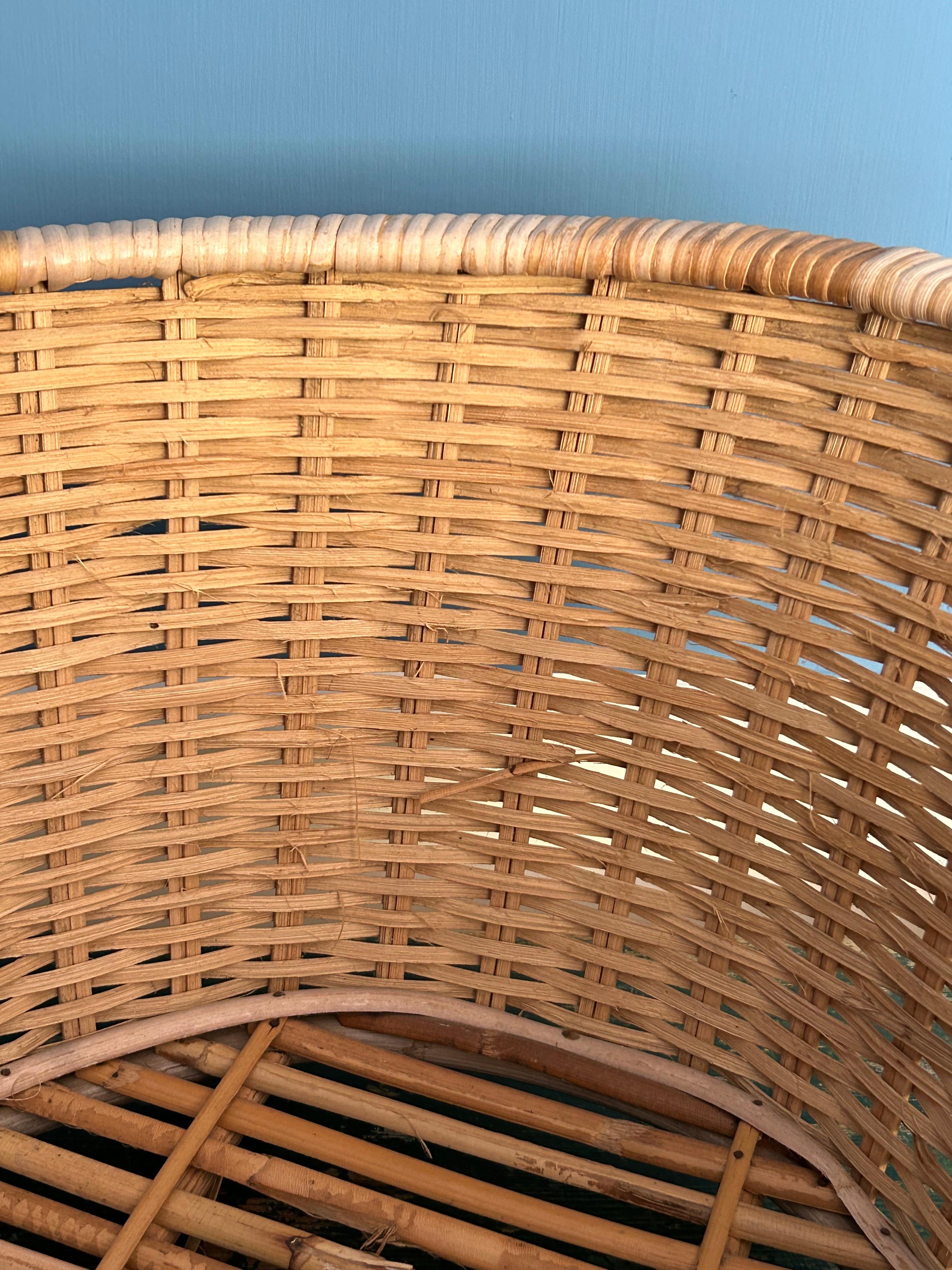 Vintage Oval Rattan Basket with Handles, France, 20th Century For Sale 8