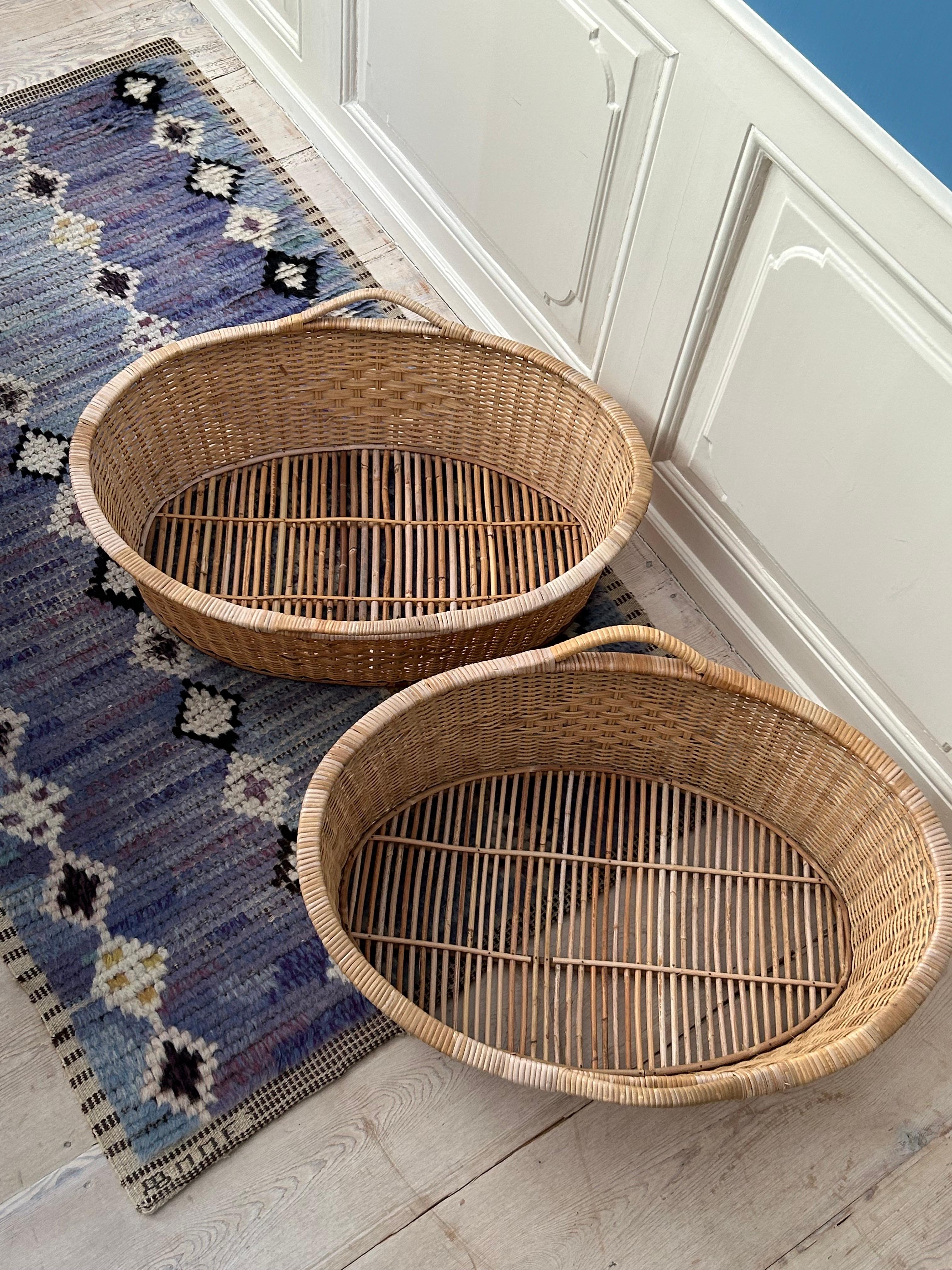 Vintage Oval Rattan Basket with Handles, France, 20th Century For Sale 11