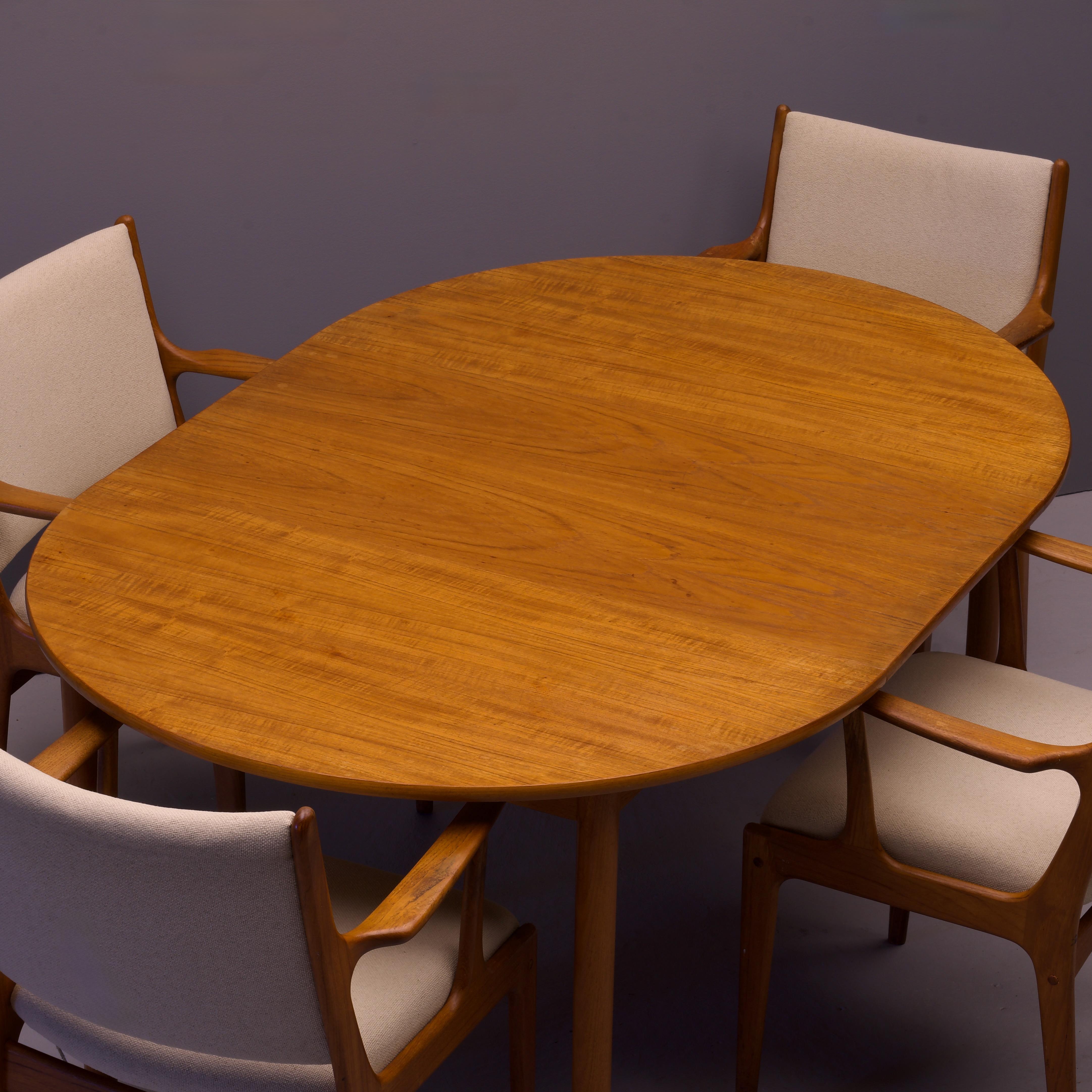 Veneer Vintage Oval/Round Danish Scan Teak Dining Table Extension Mid-Century For Sale