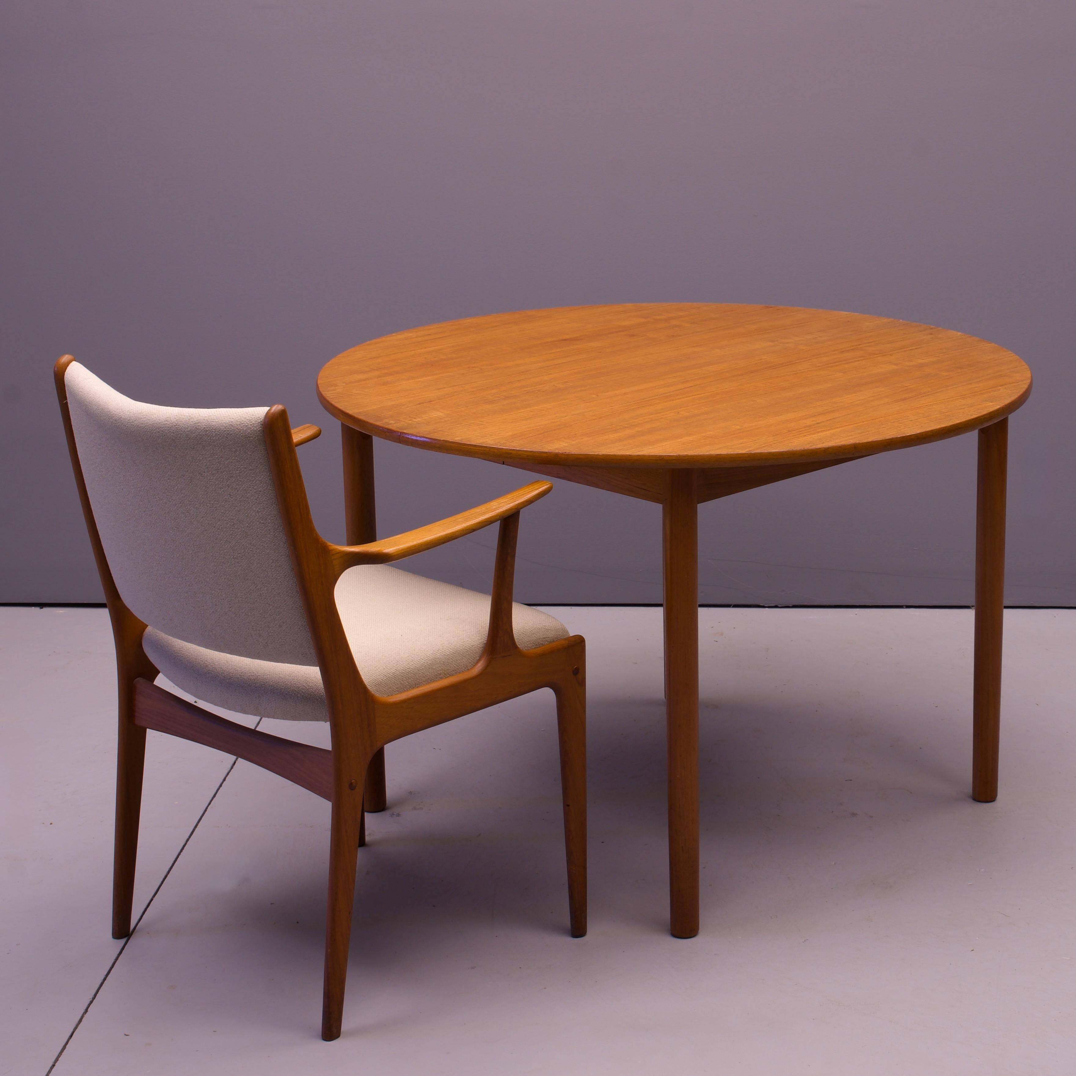 Late 20th Century Vintage Oval/Round Danish Scan Teak Dining Table Extension Mid-Century For Sale