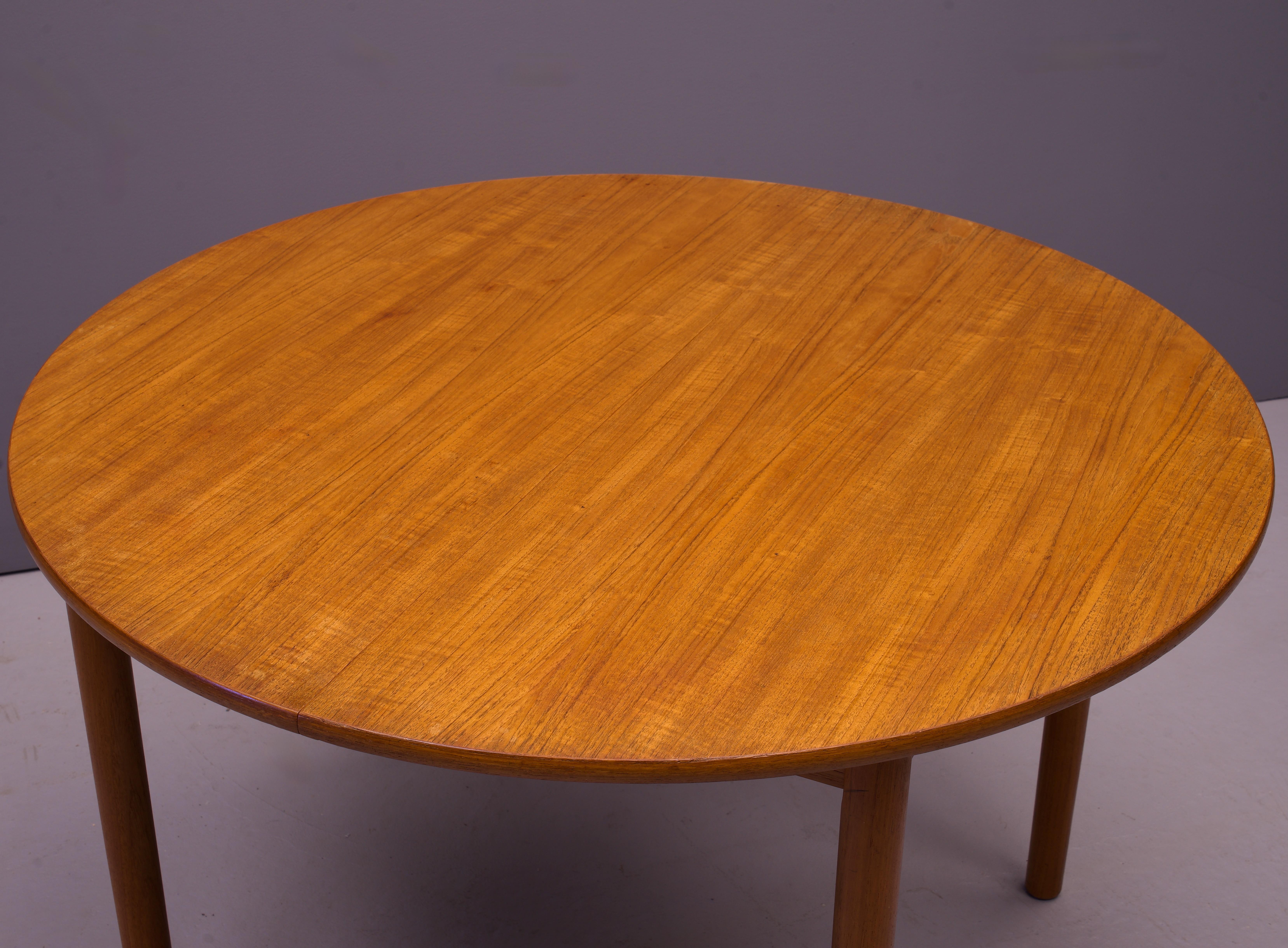 Vintage Oval/Round Danish Scan Teak Dining Table Extension Mid-Century For Sale 2