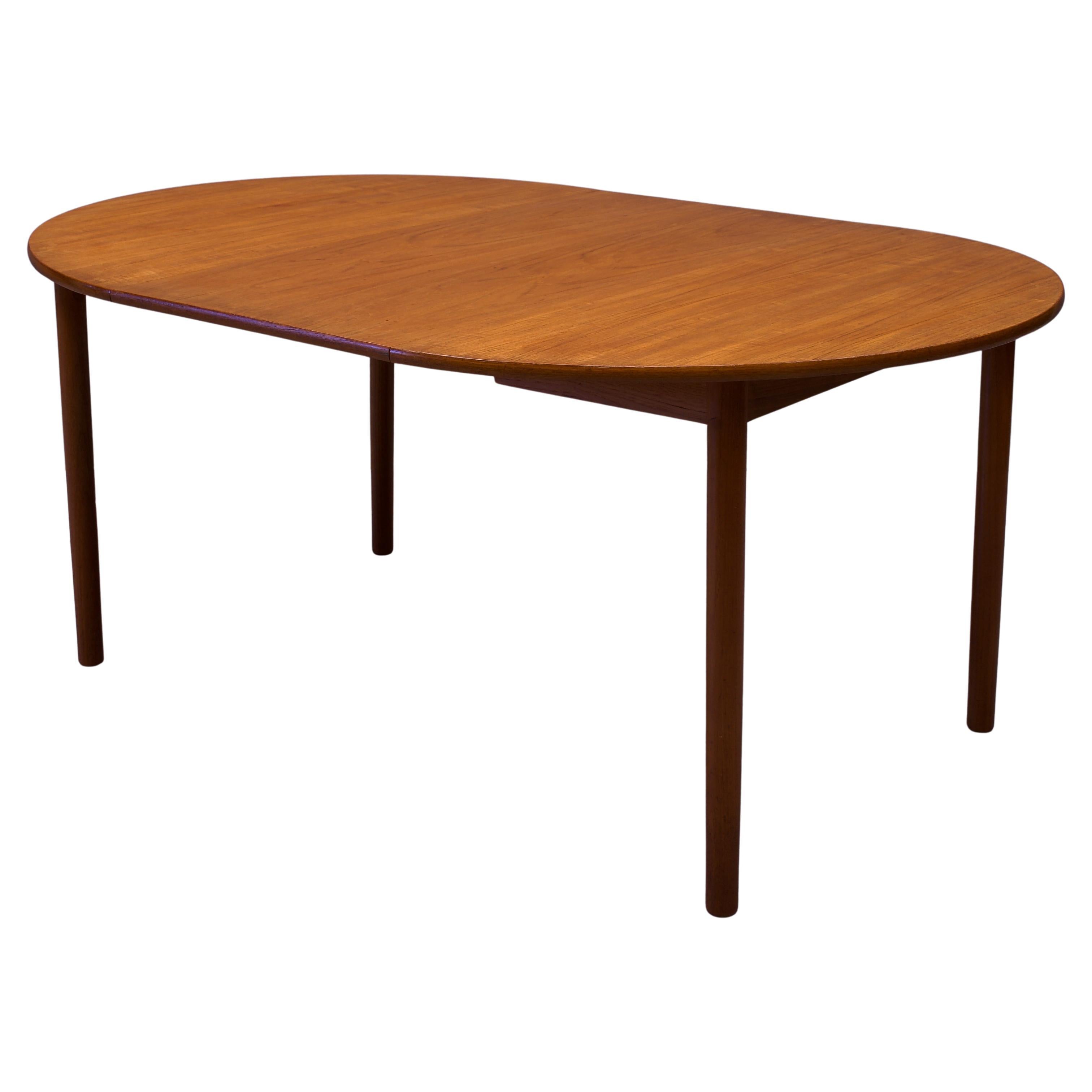 Vintage Oval/Round Danish Scan Teak Dining Table Extension Mid-Century For Sale