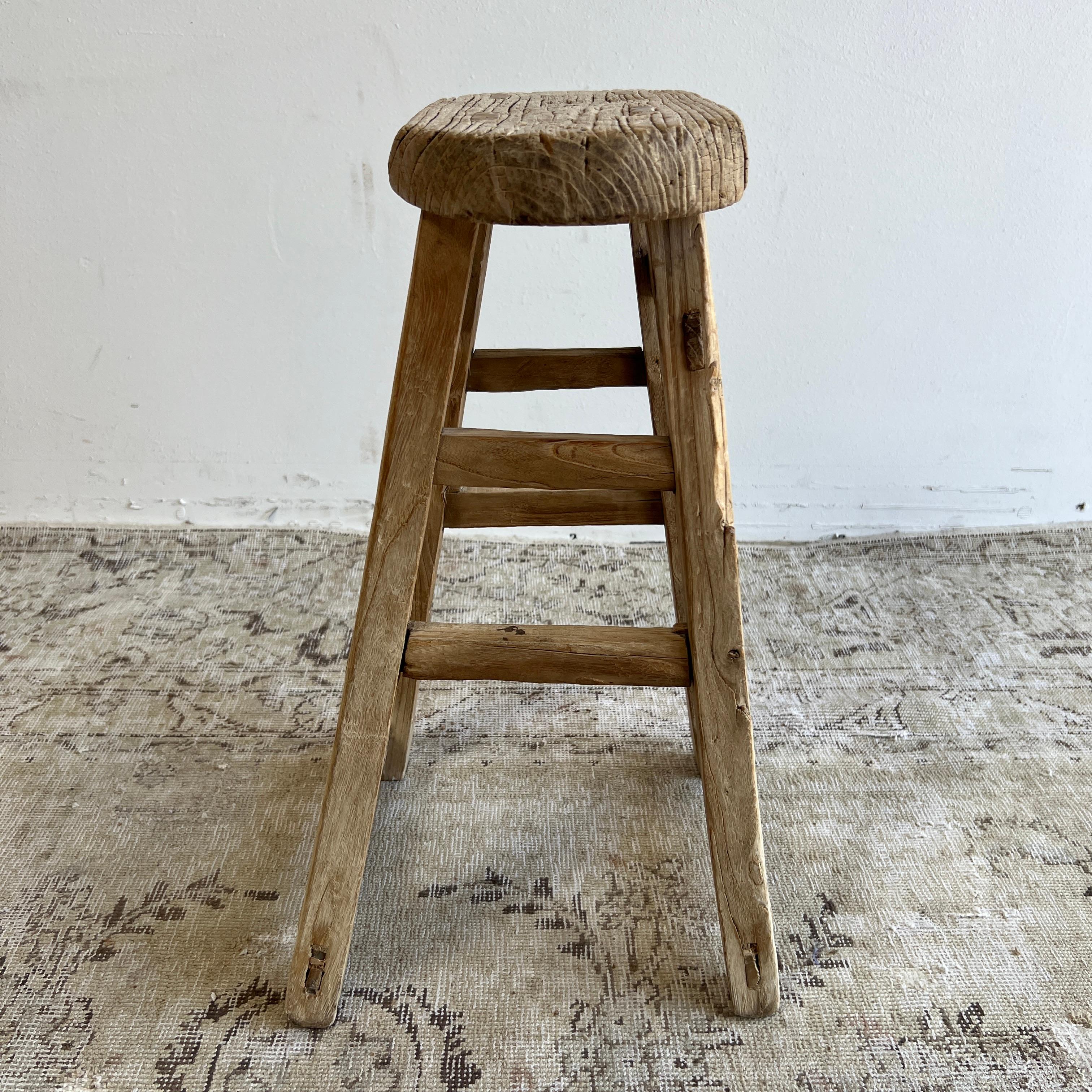 Vintage Oval Shaped Elm Wood Stool In Good Condition For Sale In Brea, CA